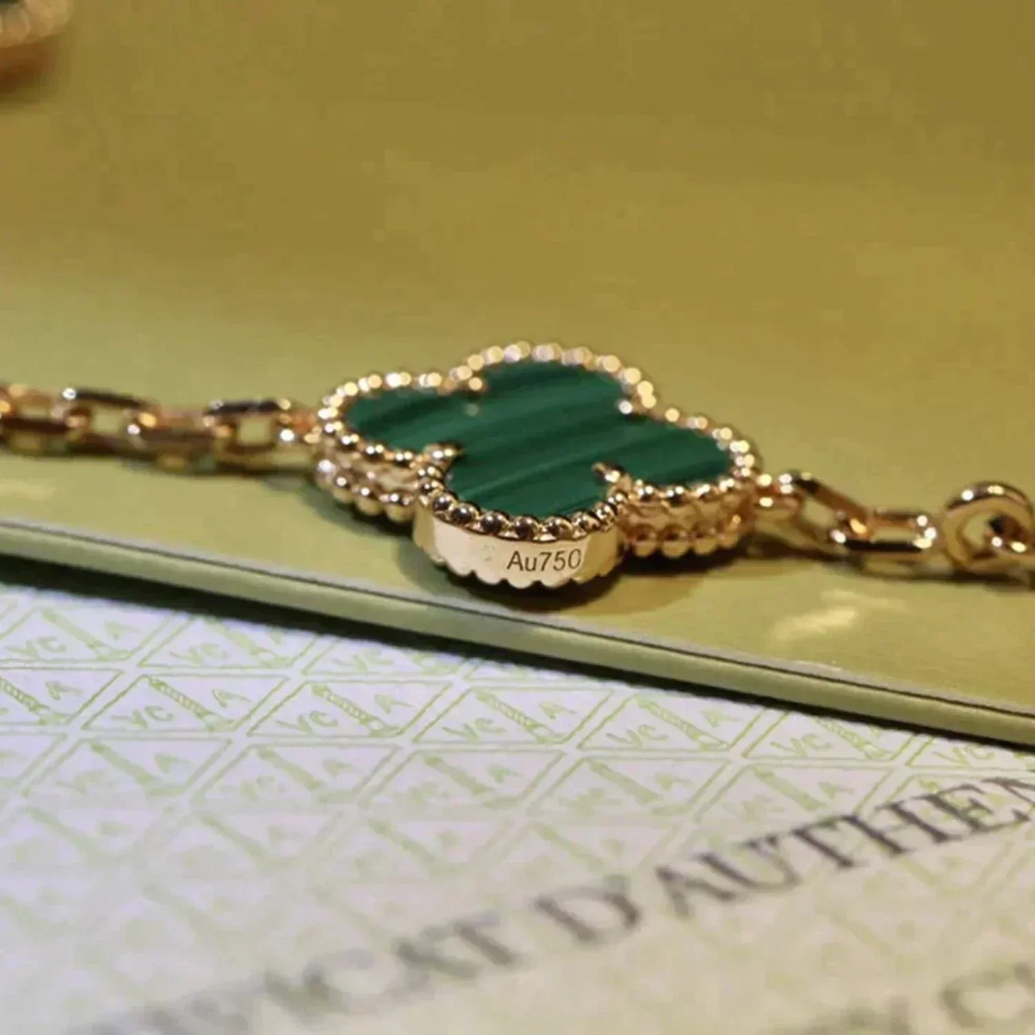 [Van Cleef & Arpels] 5 MOTIFS MALACHITE BRACELET