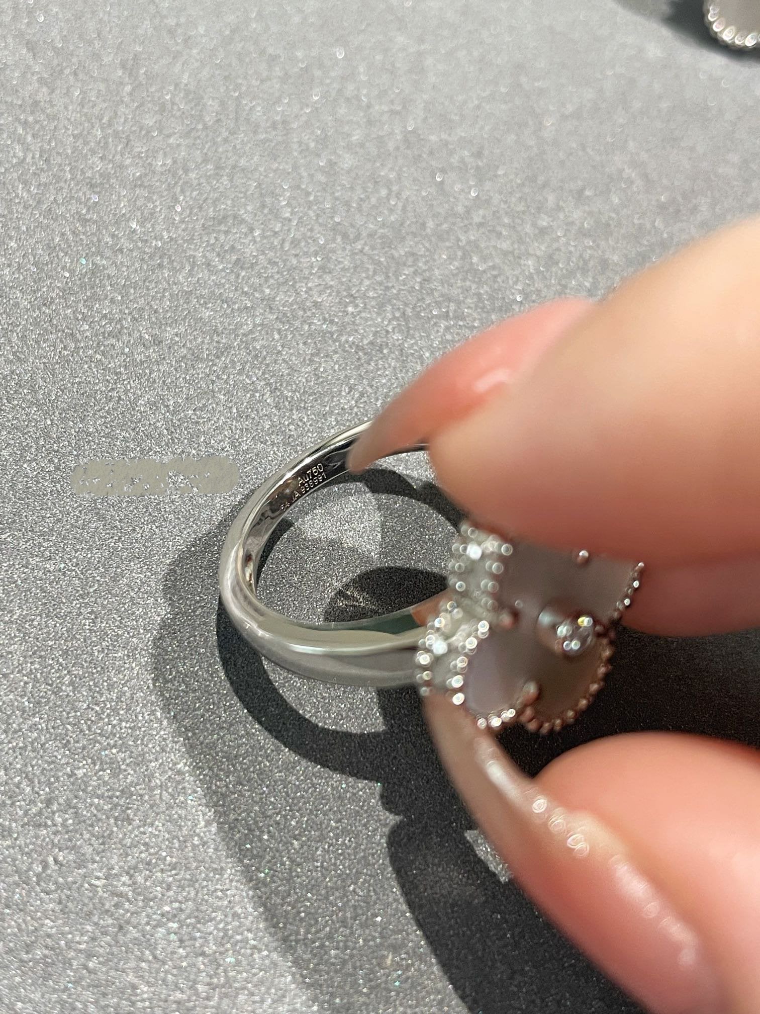 [Van Cleef & Arpels] SILVER MOP DIAMOND RING