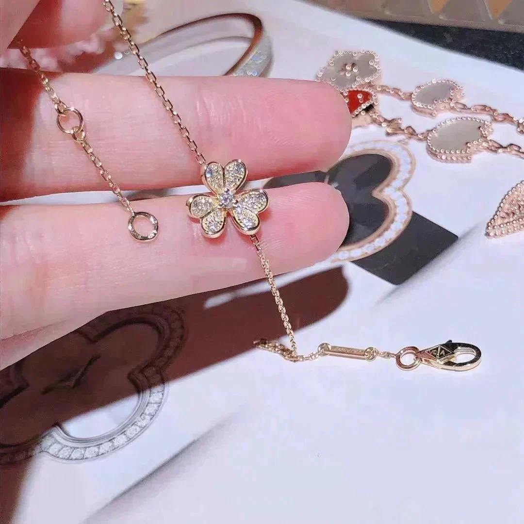 [Van Cleef & Arpels]FRIVOLE GOLD FLOWER DIAMOND BRACELET