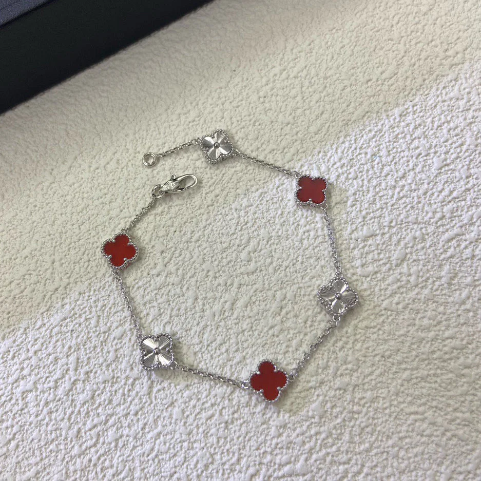 [Van Cleef & Arpels] 6 MOTIF RED AGATE LASER BRACELET