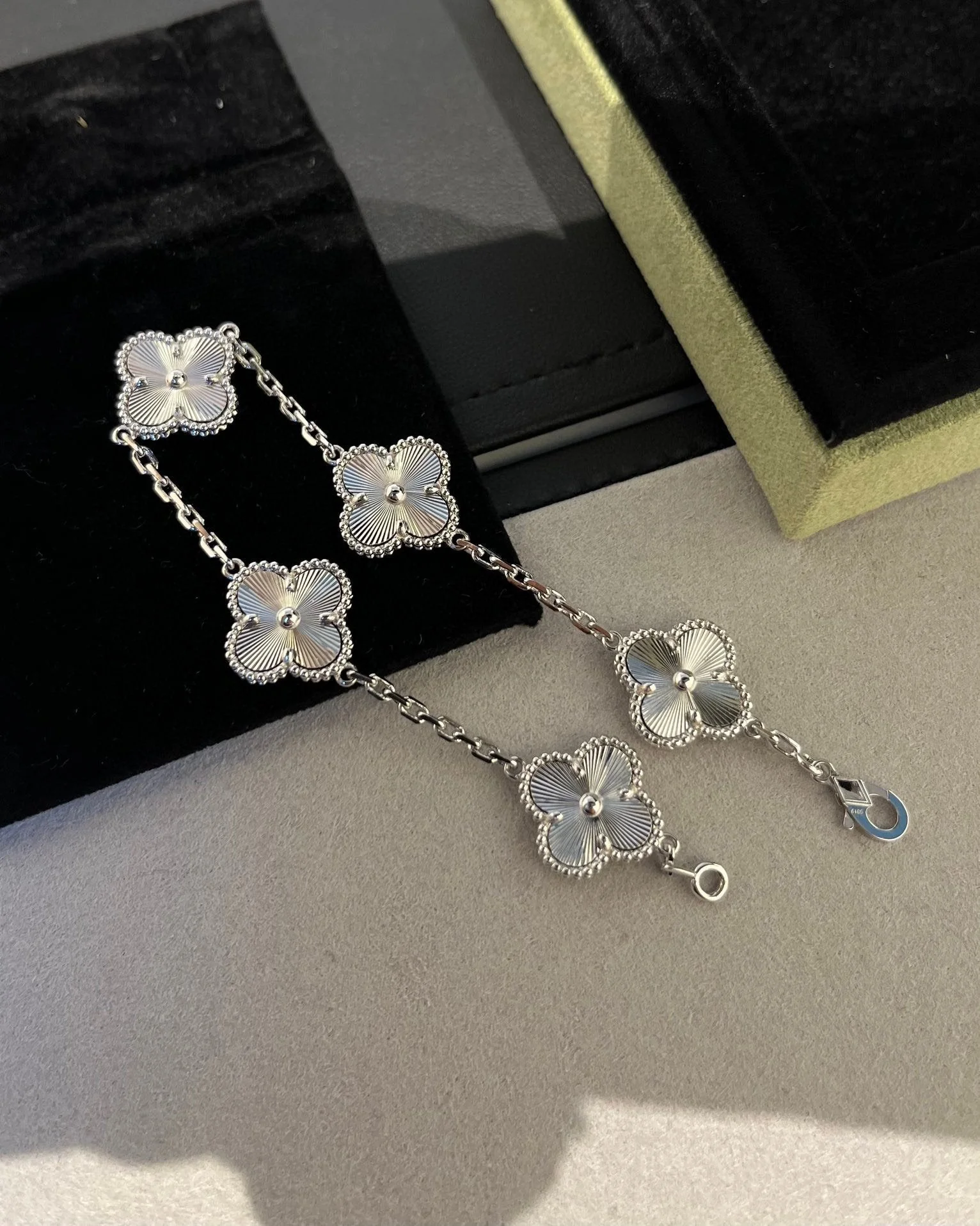 [Van Cleef & Arpels] SILVER 5 MOTIFS BRACELET