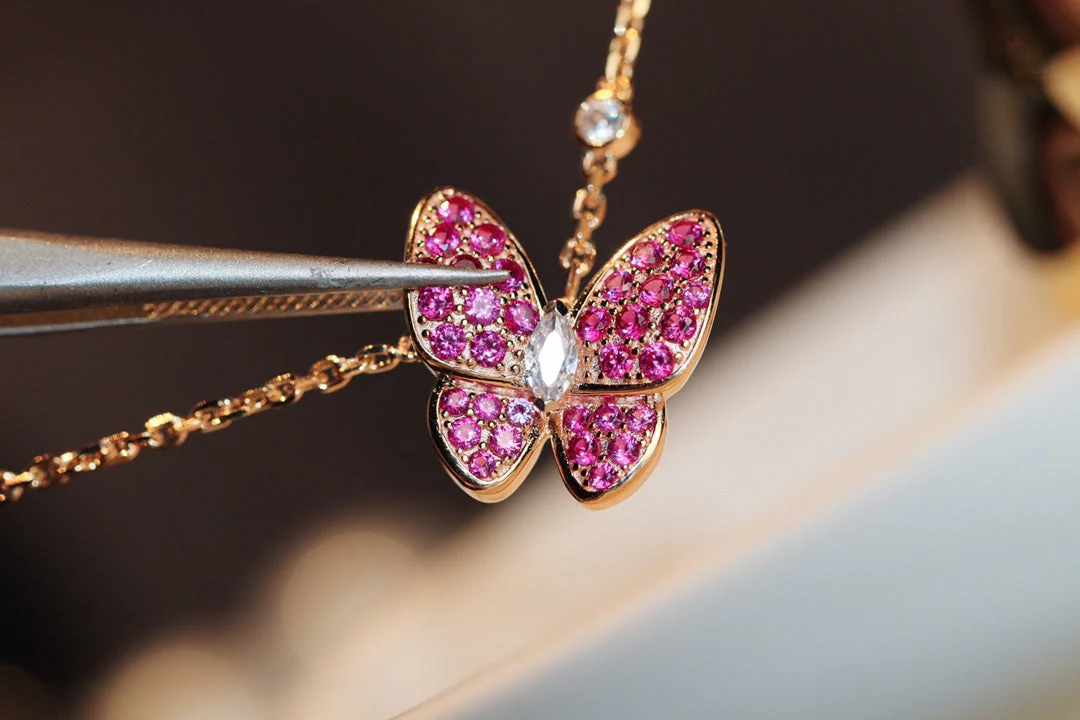 [Van Cleef & Arpels]BUTTERFLY RED DIAMOND ROSE GOLD NECKLACE