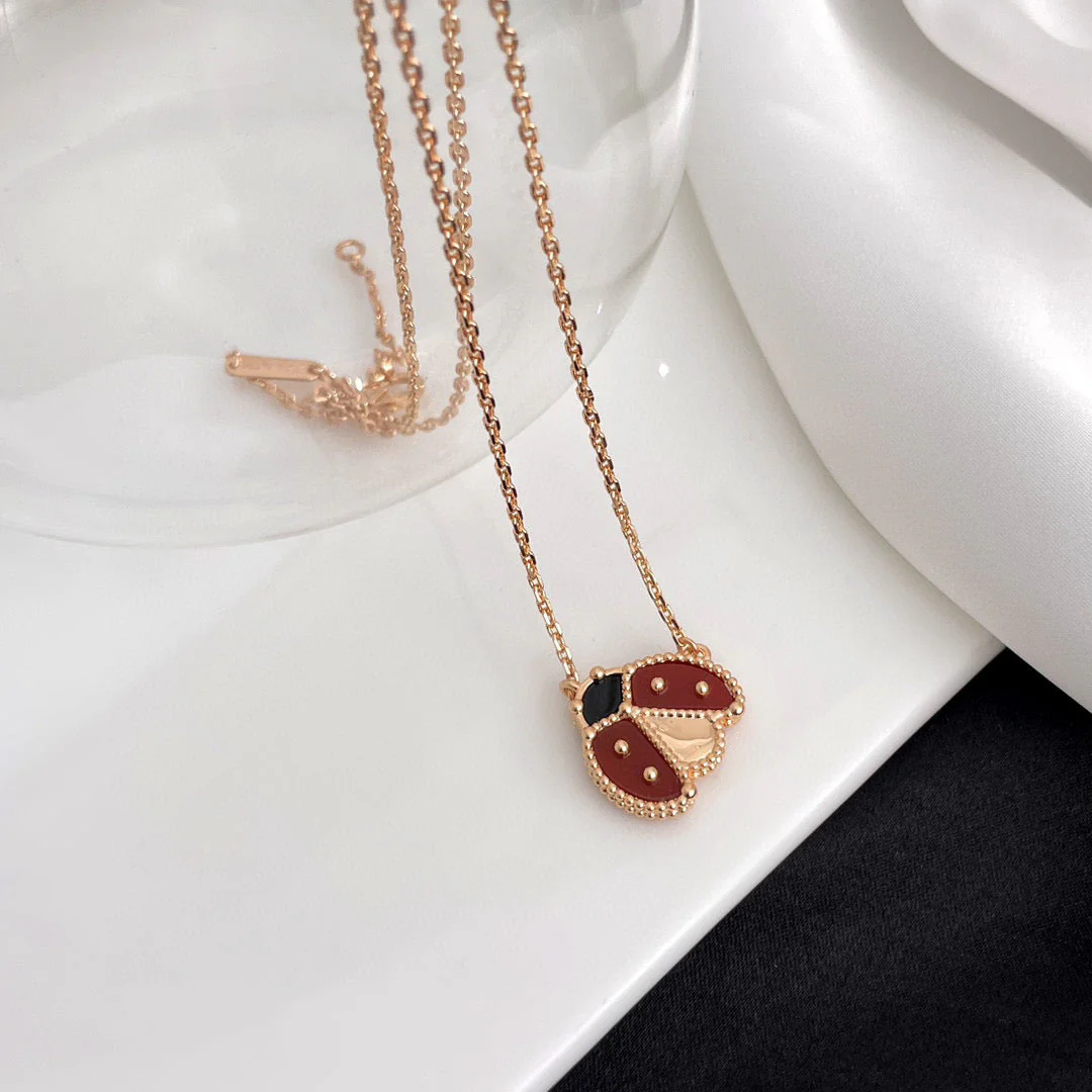 [Van Cleef & Arpels]LUCKY  CARNELIANS LADYBUG NECKLACE