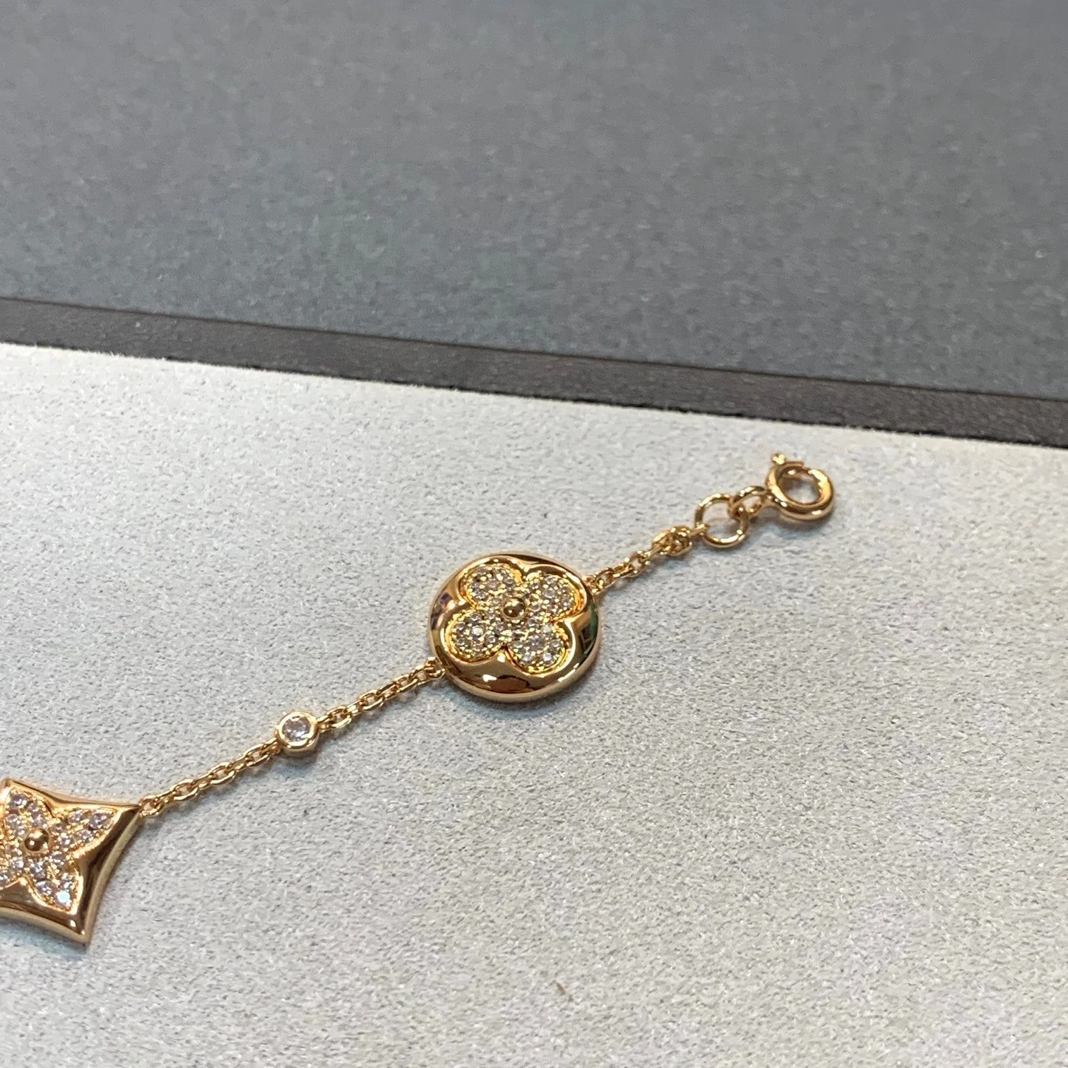 [Louis vuitton]STAR AND SUN 4 MOTIFS GOLD DIAMONDS BRACELET