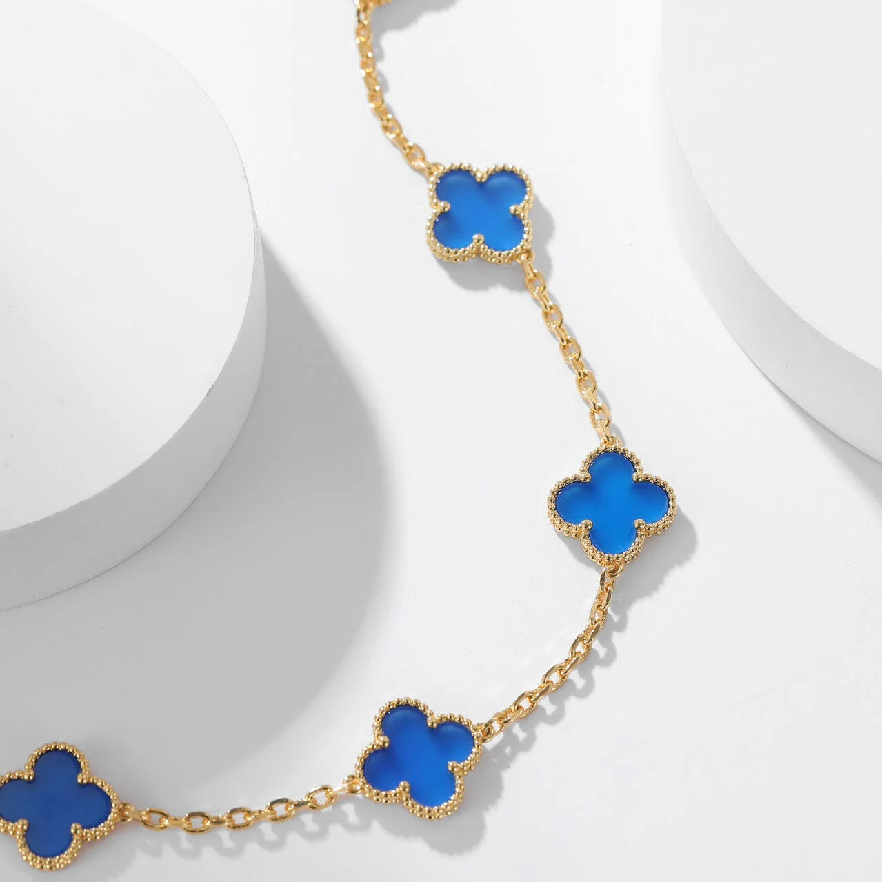[Van Cleef & Arpels] 10 MOTIFS BLUE AGATE NECKLACE