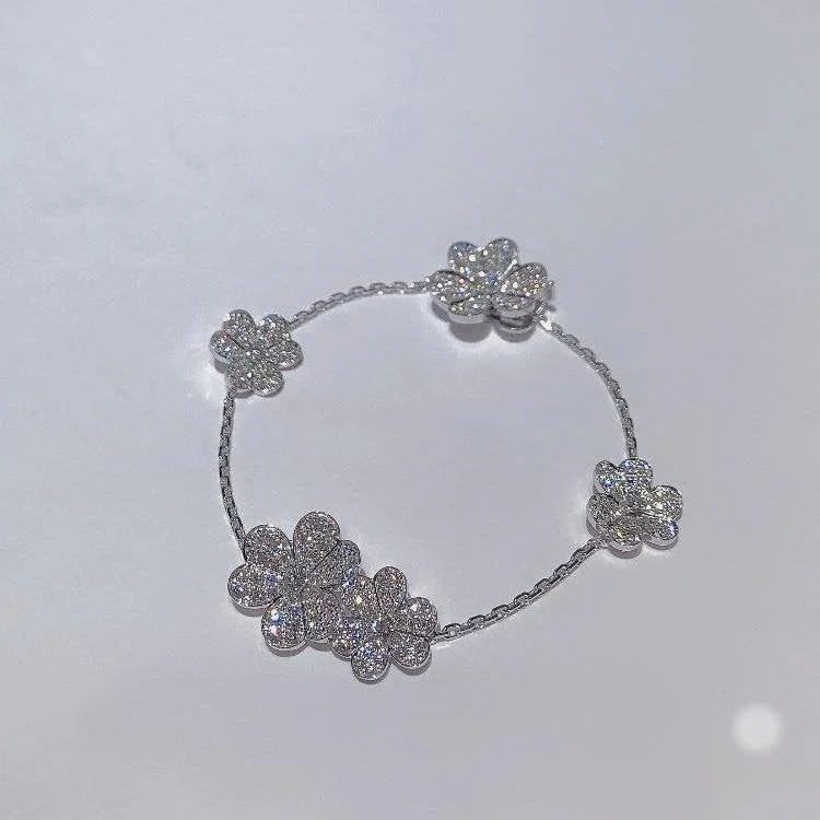 [Van Cleef & Arpels]FRIVOLE SILVER 5 FLOWERS BRACELET