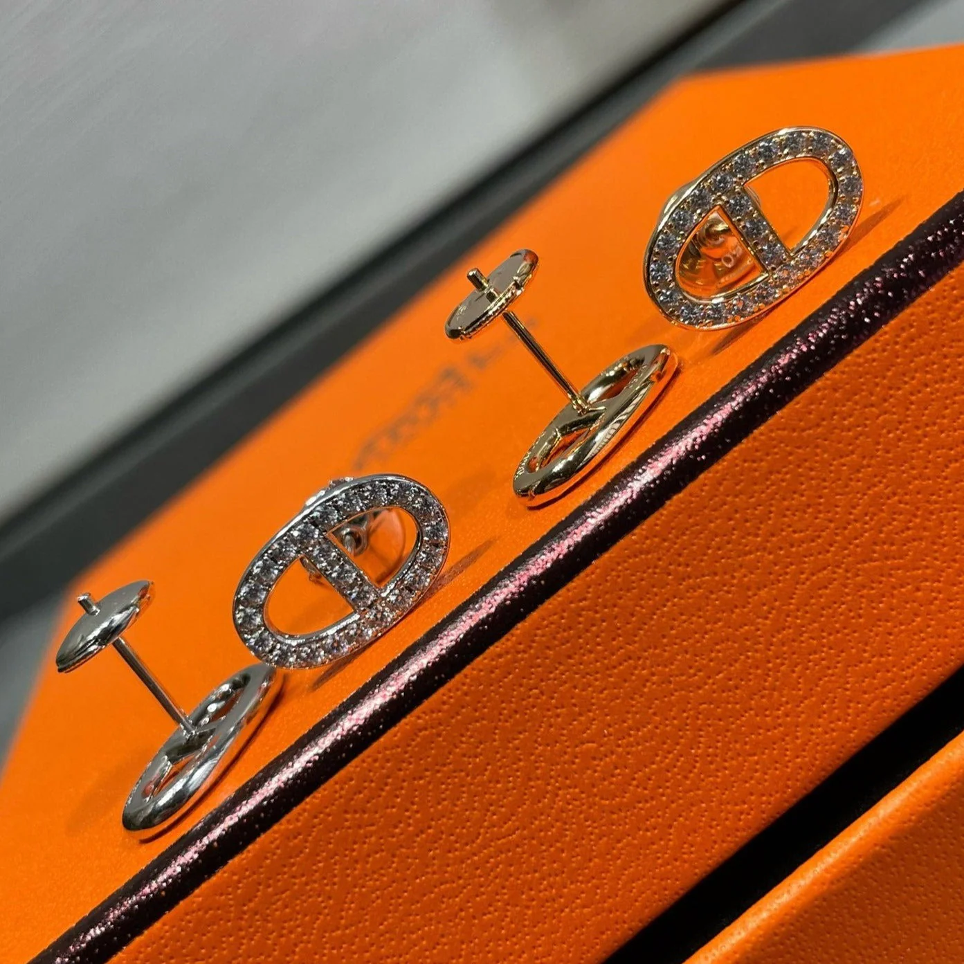 [Hermes]HM FULL DIAMOND PIG NOSE STUD EARRINGS