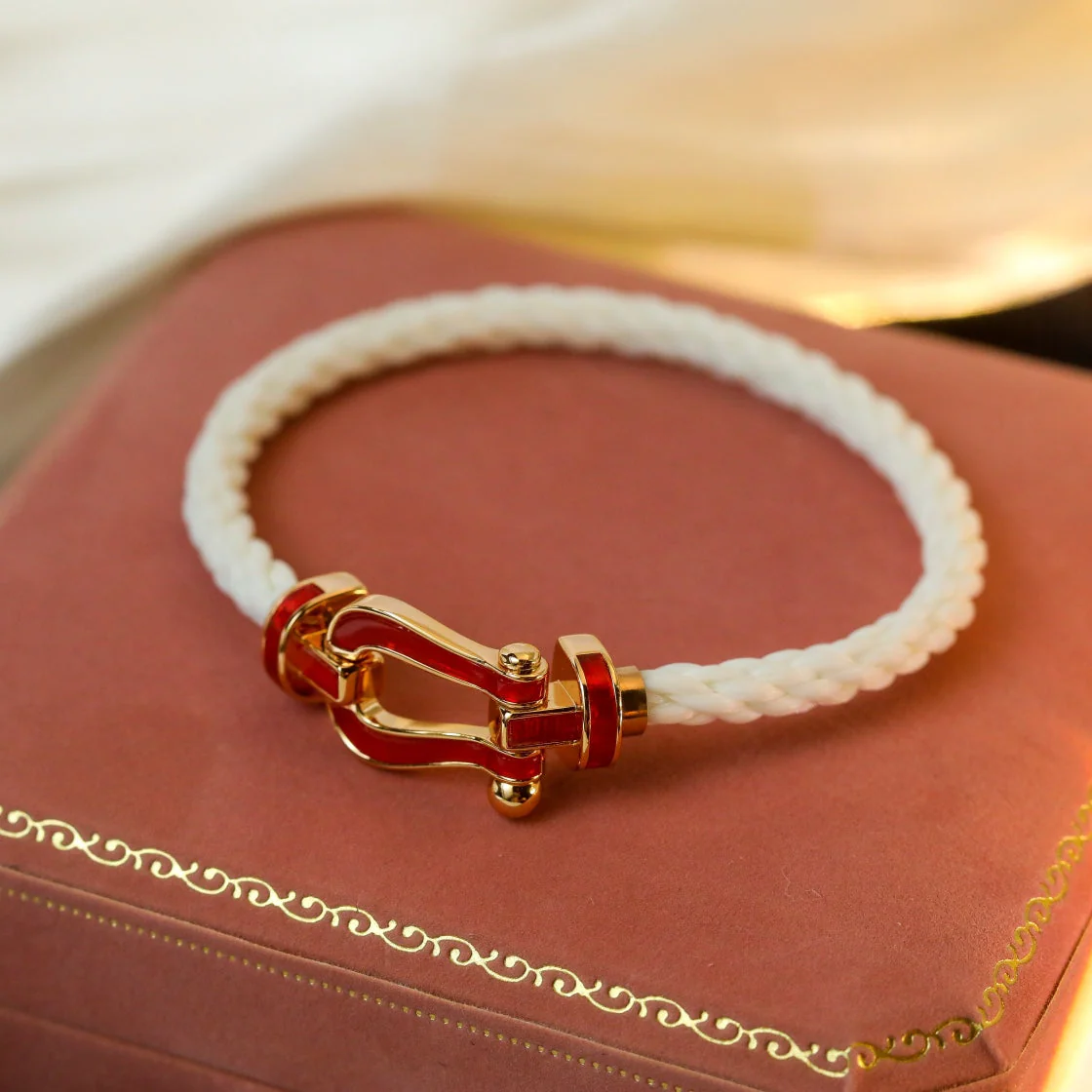 [Fred]FORCE 10 WHITE TEXTILE DIAMOND PAVED