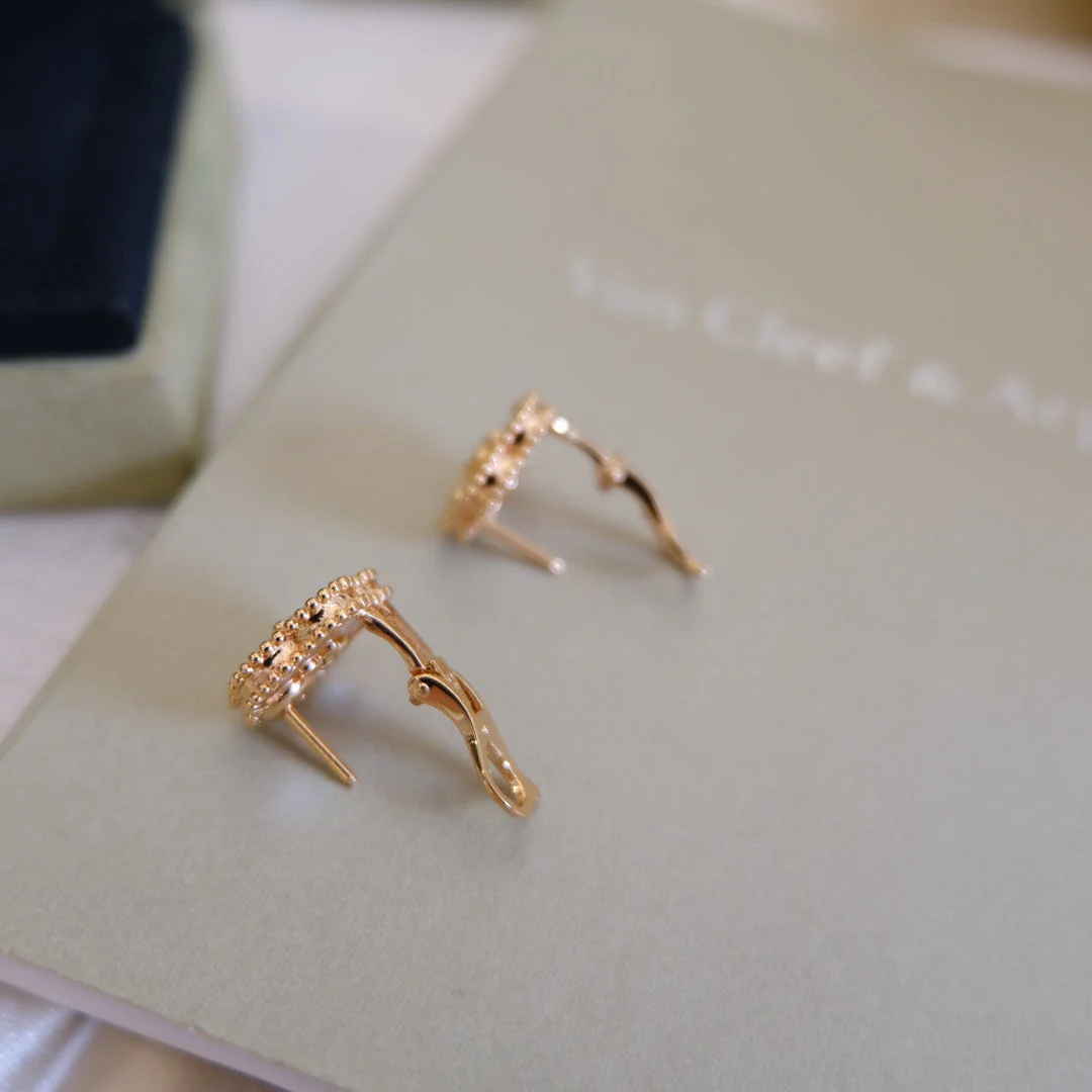 [Van Cleef & Arpels]LUCKY PINK GOLD WHITE MOP EARRINGS