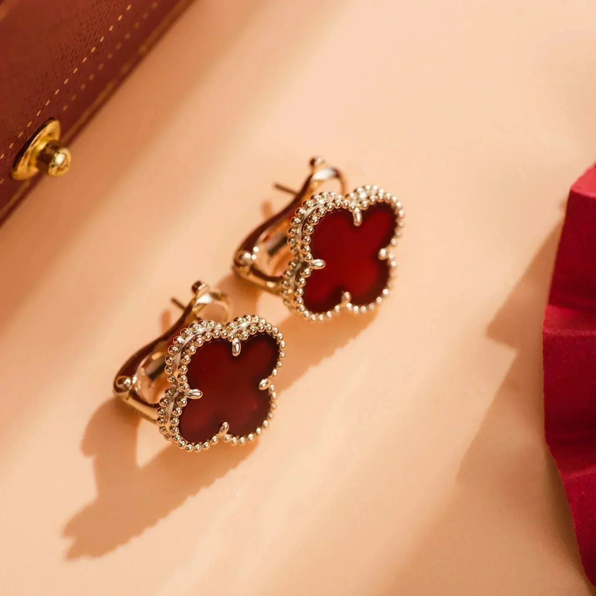 [Van Cleef & Arpels] MEDIUM 1 MOTIFS CARNELIAN  EARRINGS