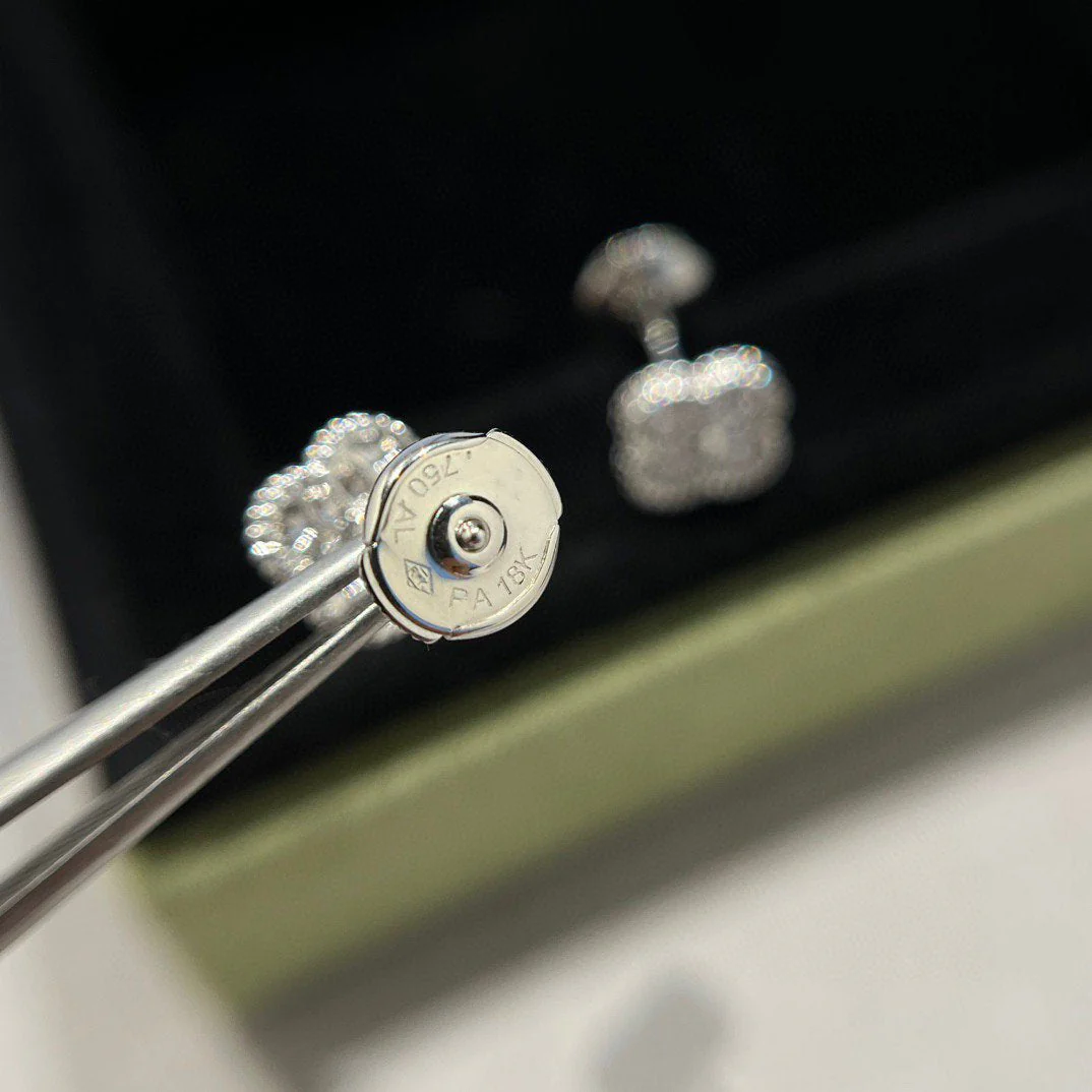 [Van Cleef & Arpels] MINI DIAMOND STUD EARRINGS