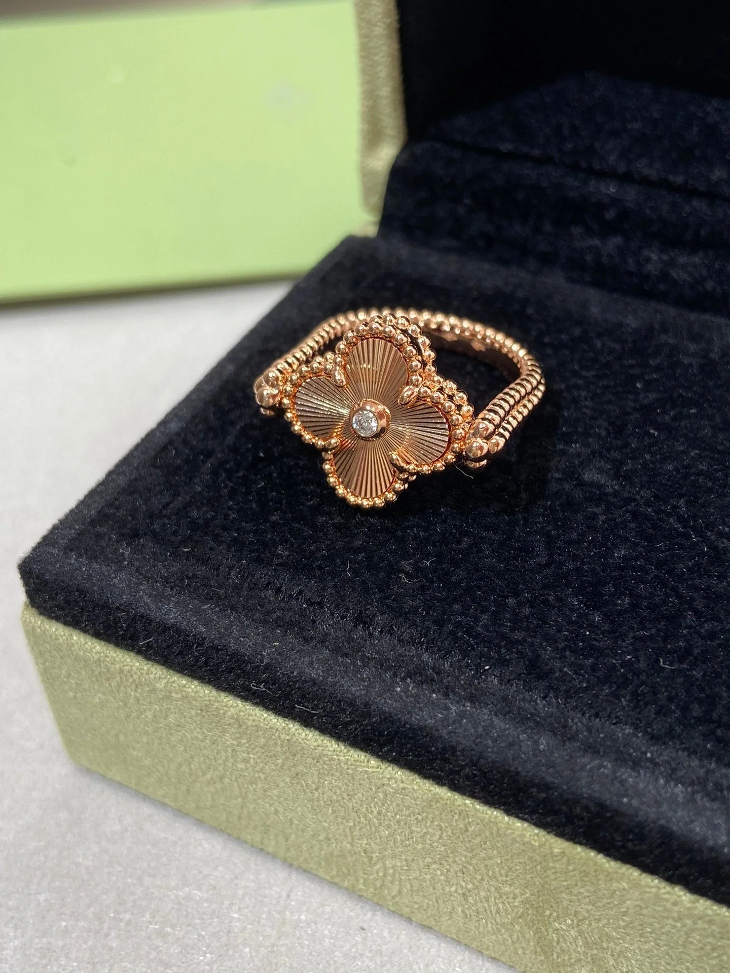 [Van Cleef & Arpels] RIVERSIBLE ROSE GOLD RING