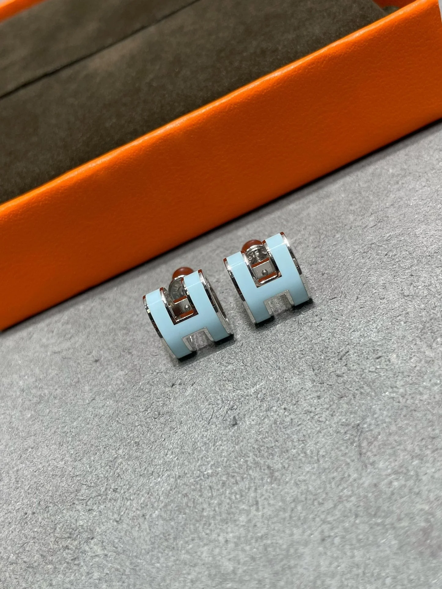 [Hermes]POP H SKY BLUE STUD EARRINGS