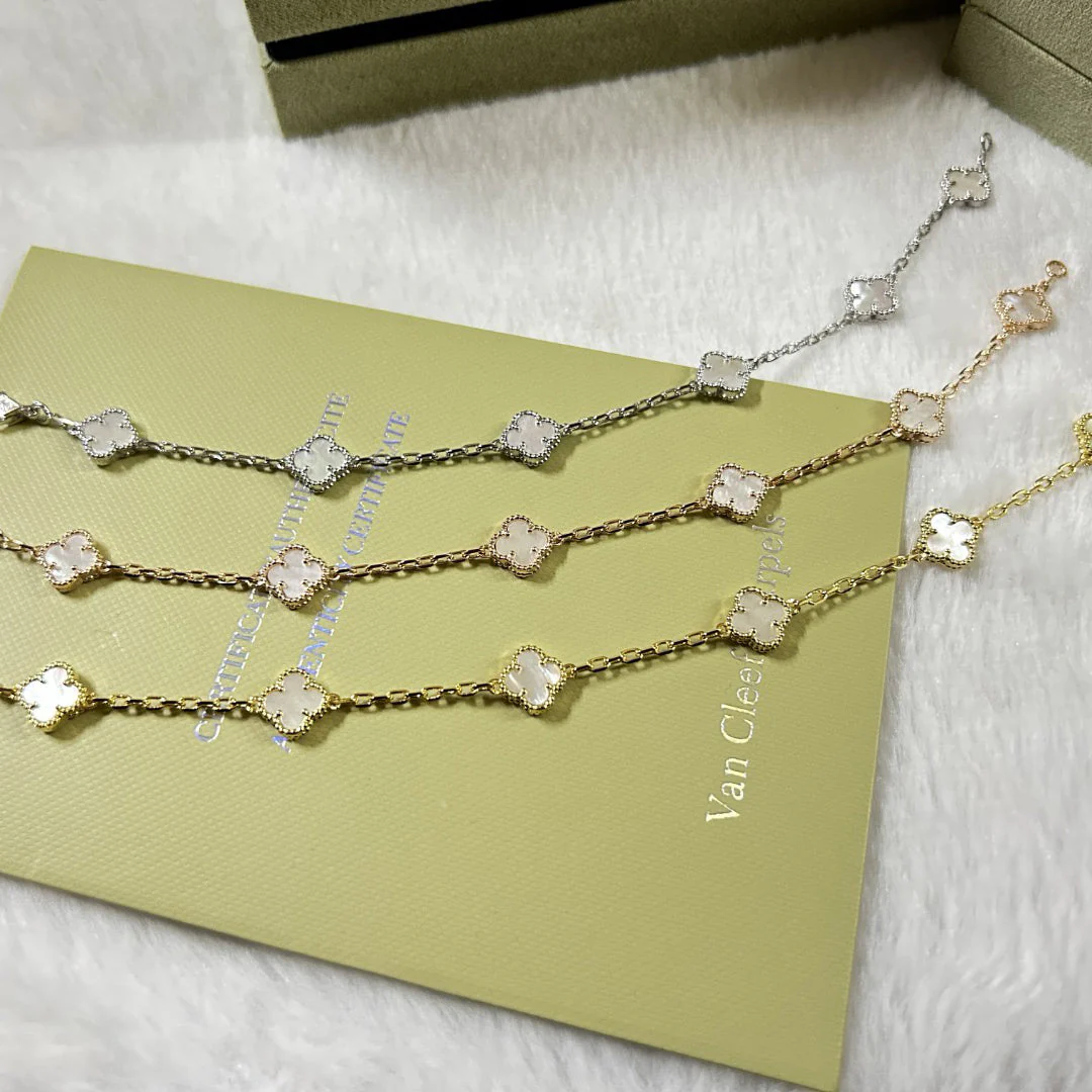 [Van Cleef & Arpels] 6 MOTIF WHITE MOP BRACELET