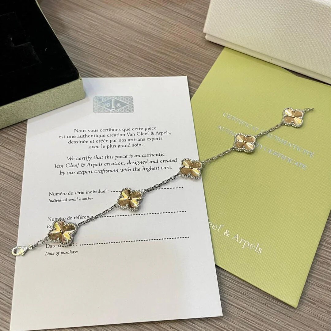 [Van Cleef & Arpels]  5 MOTIFS  CHRISTMAS LIMITED EDITION BRACELET