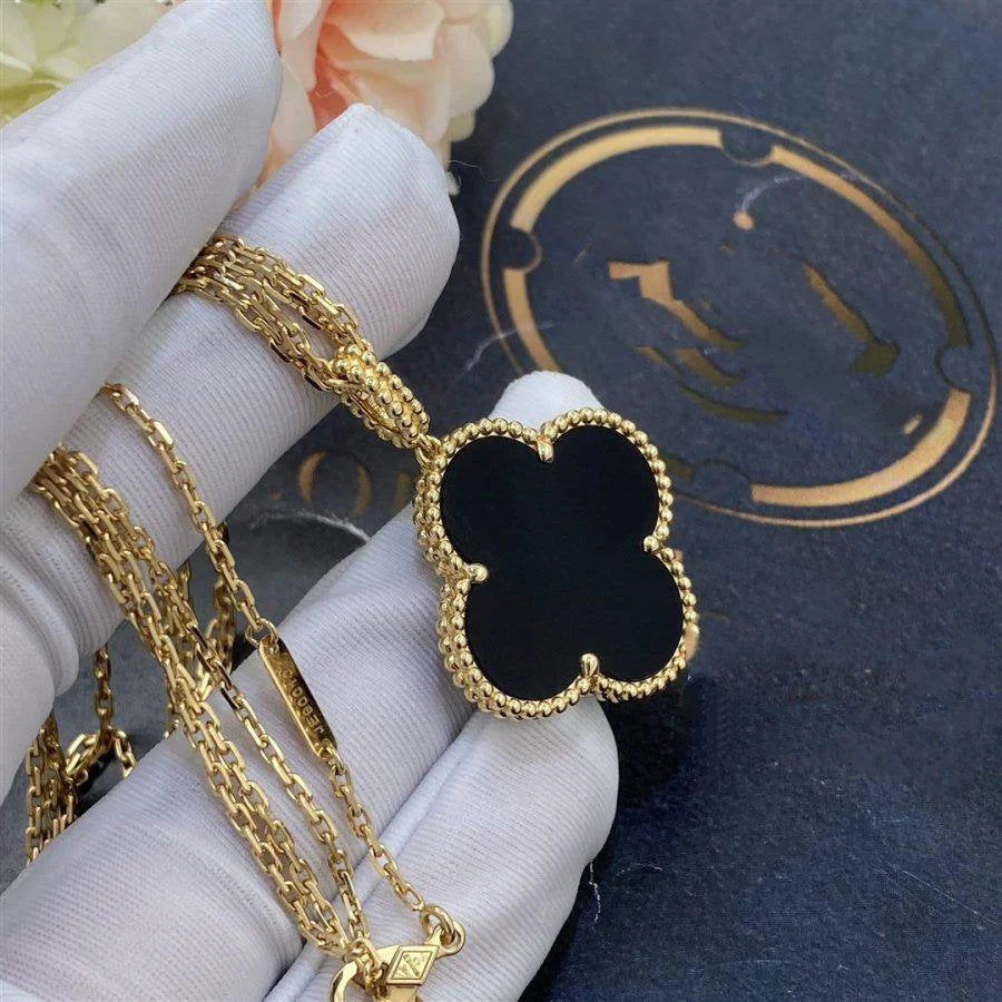 [Van Cleef & Arpels] 25MM GOLD ONYX BIG CLOVER NECKLACE