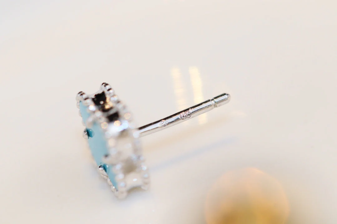 [Van Cleef & Arpels] MINI TURQUOISE SILVER STUD EARRINGS