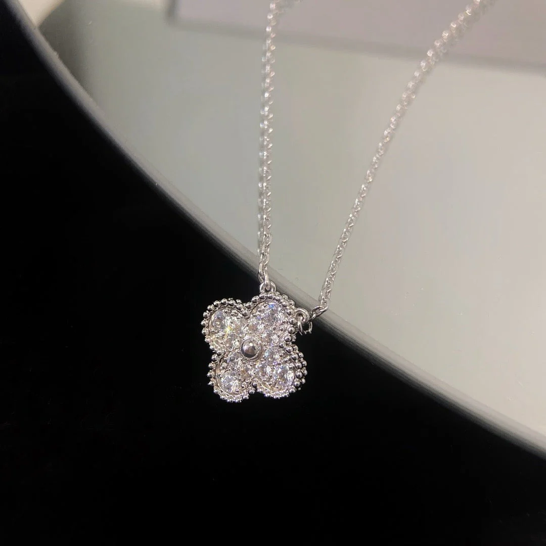 [Van Cleef & Arpels] 15MM DIAMOND SINGLE FLOWER NECKLACE