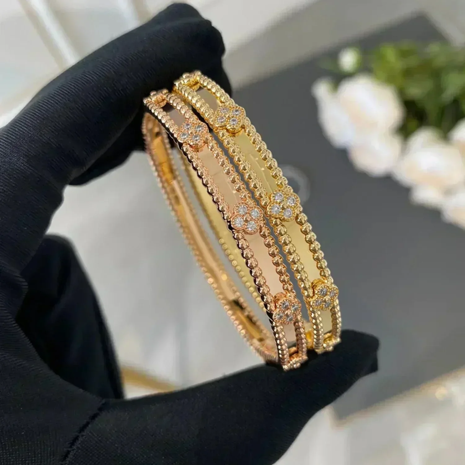 [Van Cleef & Arpels] BRACELET 4MM DIAMONDS