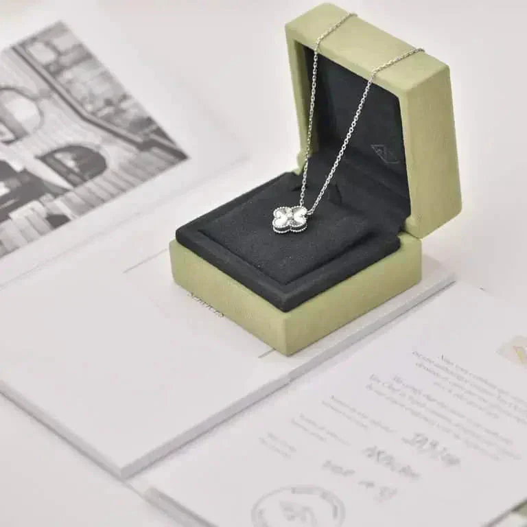 [Van Cleef & Arpels]  15MM DIAMOND LASER NECKLACE SILVER