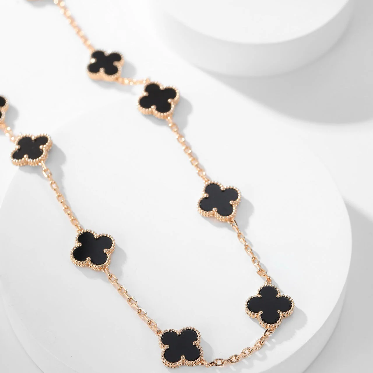 [Van Cleef & Arpels] 10 MOTIFS ONYX NECKLACE