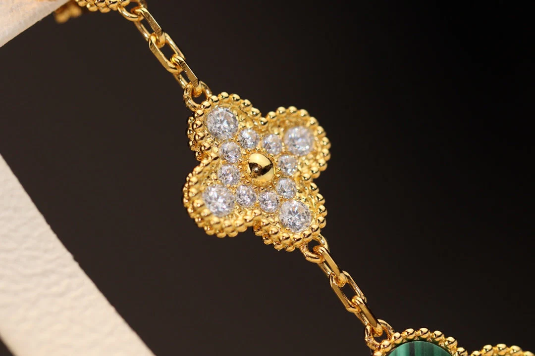 [Van Cleef & Arpels] EARRINGS GOLD MALACHITE DIAMOND 3 MOTIF