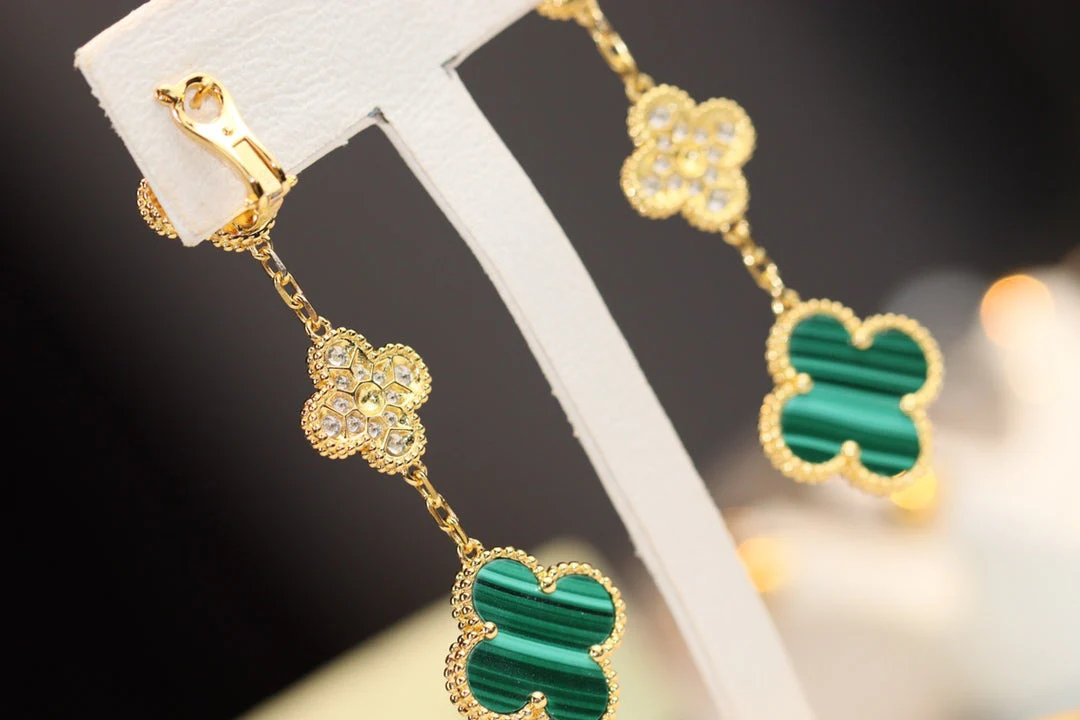 [Van Cleef & Arpels] EARRINGS GOLD MALACHITE DIAMOND 3 MOTIF