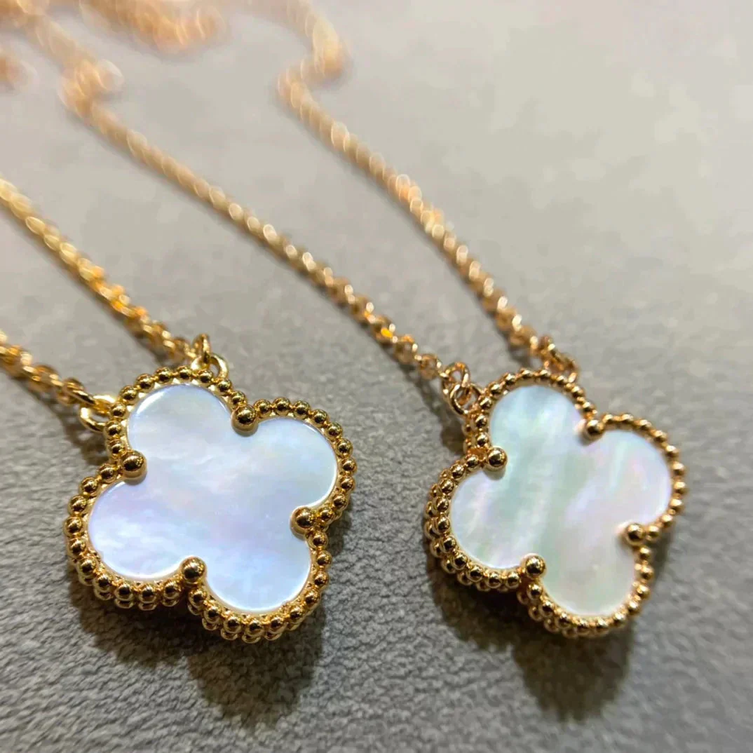 [Van Cleef & Arpels]  15MM WHITE MOTHER OF PEARL NECKLACE