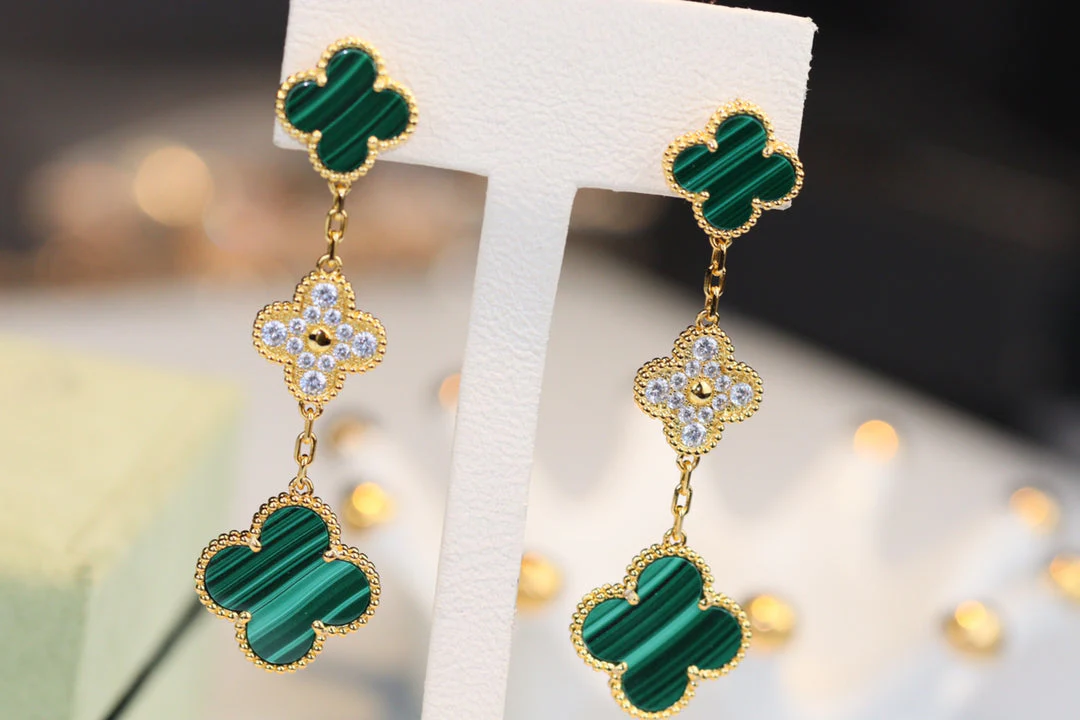 [Van Cleef & Arpels] EARRINGS GOLD MALACHITE DIAMOND 3 MOTIF