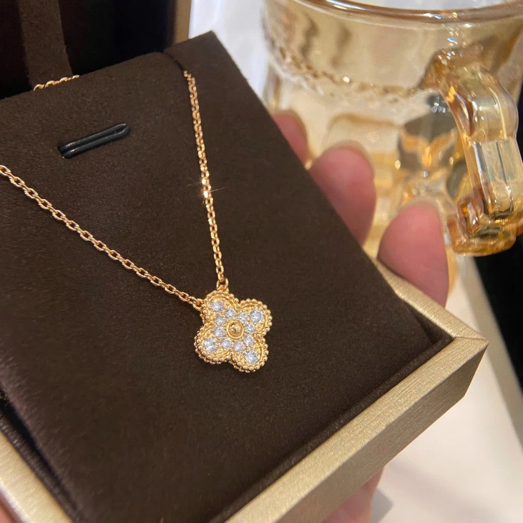 [Van Cleef & Arpels] 15MM DIAMOND SINGLE FLOWER NECKLACE