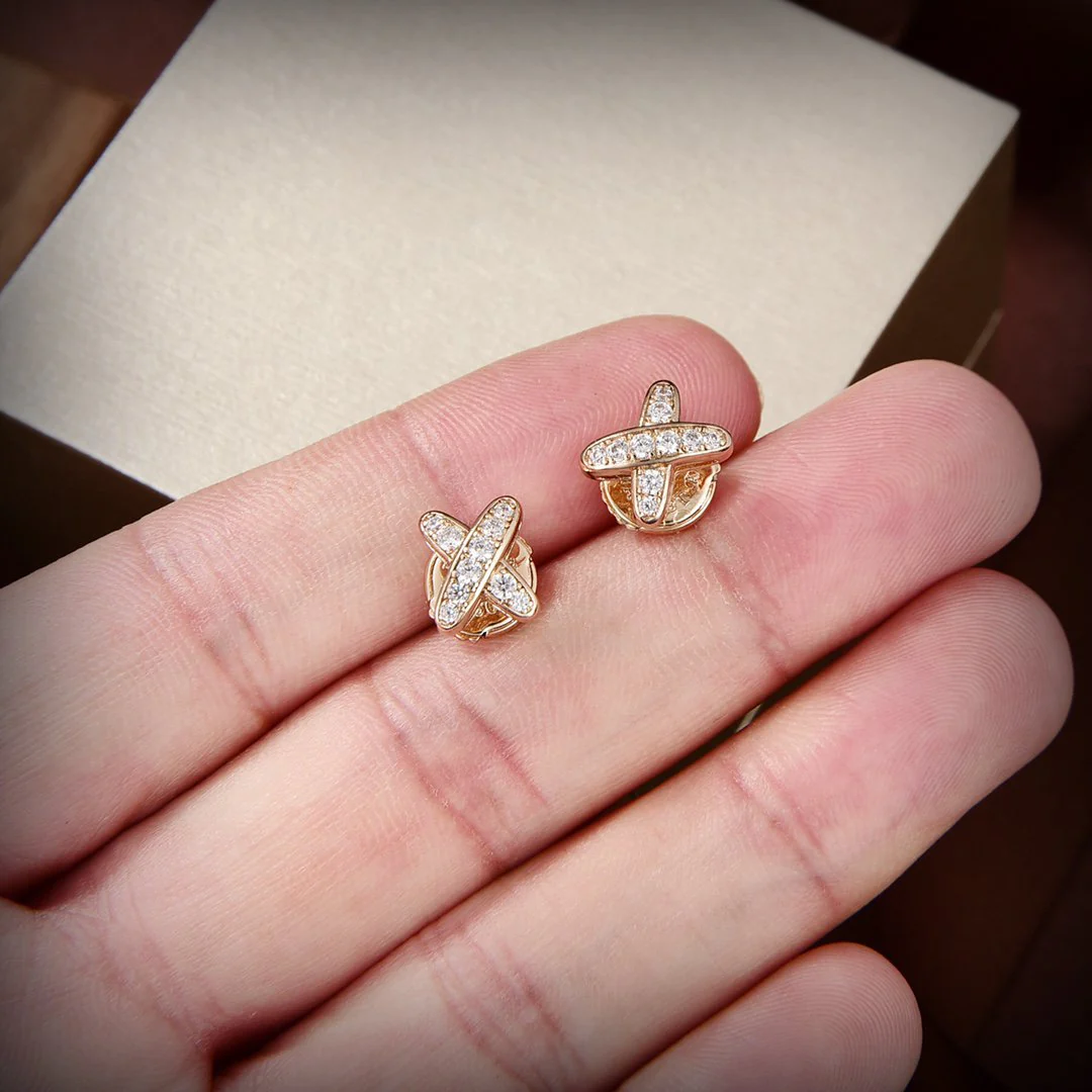 [Chaumet]JEUX DE GOLD DIAMOND EARRINGS