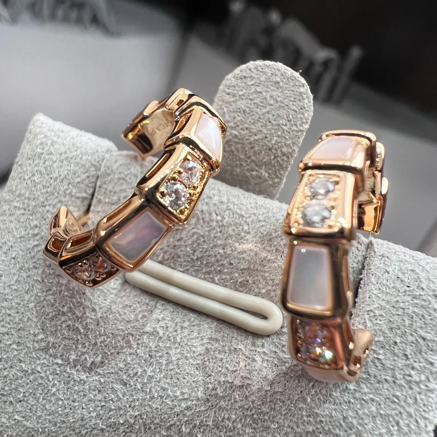 [Bulgari]SERPENTI MOP PINK GOLD EARRINGS