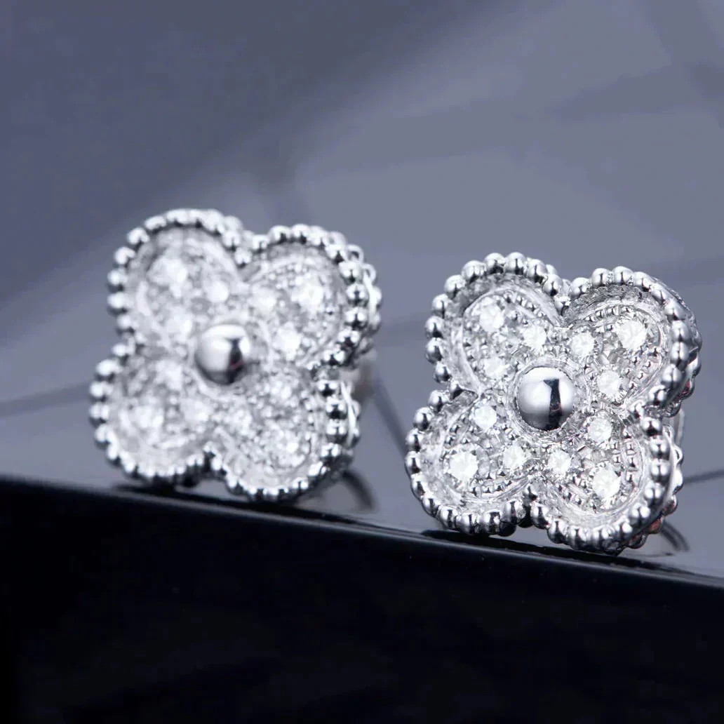 [Van Cleef & Arpels] 1 MOTIFS DIAMOND STUD EARRINGS SILVER