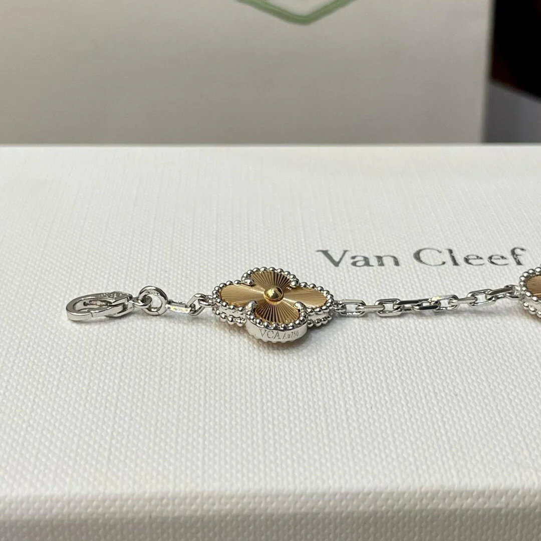 [Van Cleef & Arpels]  5 MOTIFS  CHRISTMAS LIMITED EDITION BRACELET