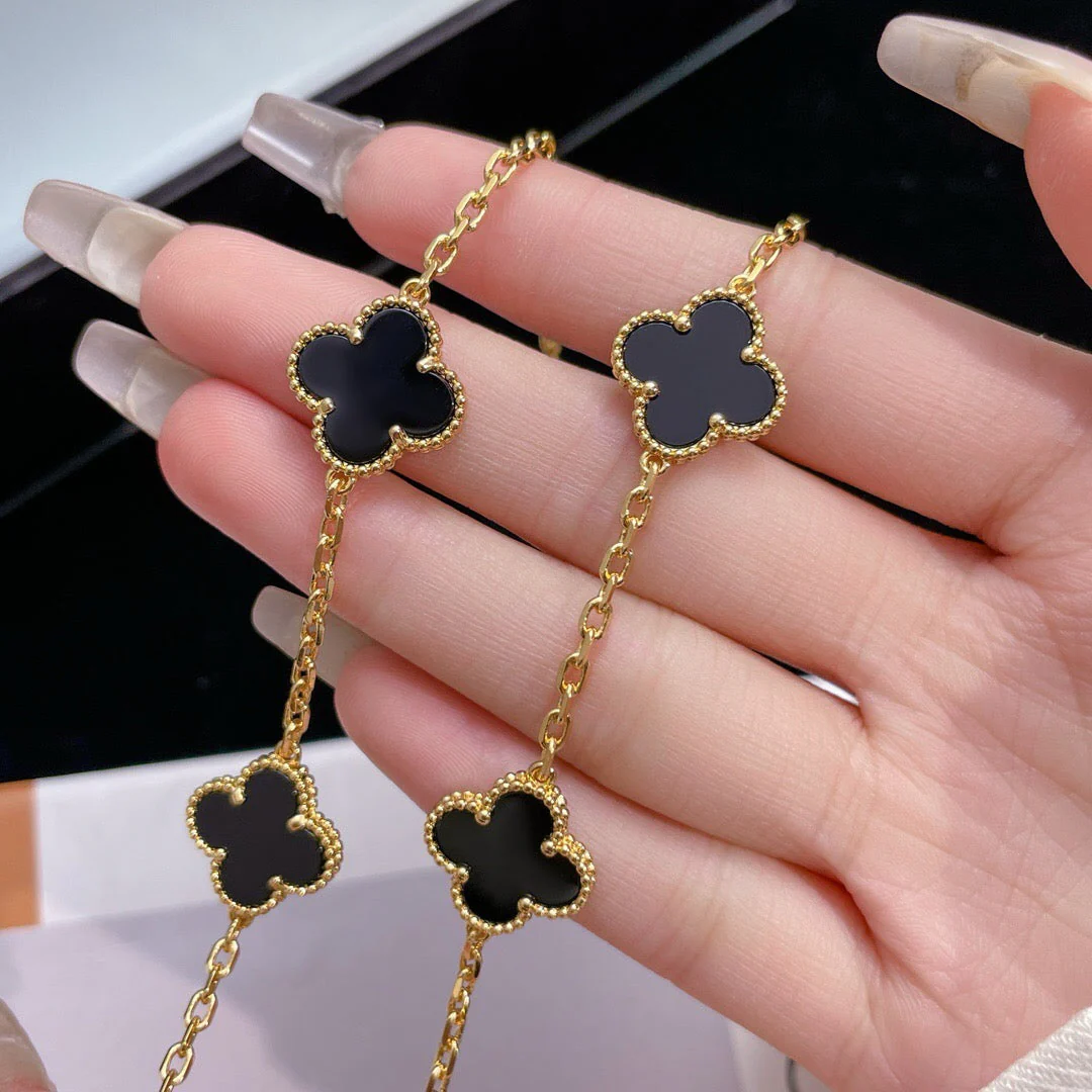 [Van Cleef & Arpels] 10 MOTIFS ONYX NECKLACE