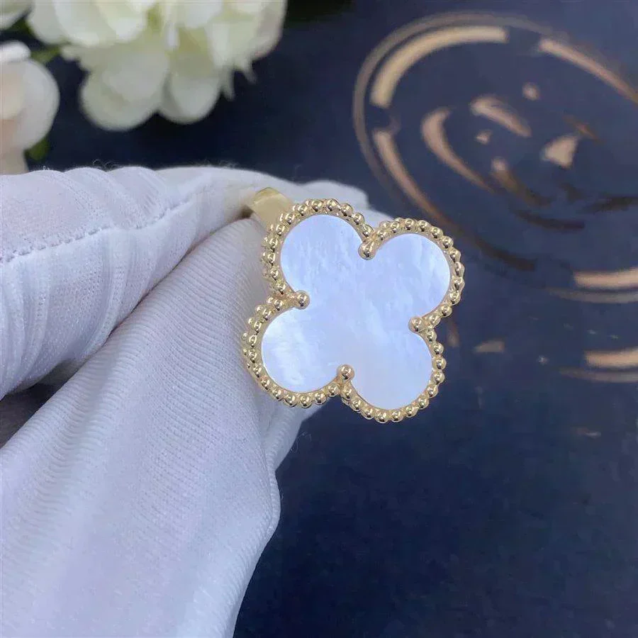 [Van Cleef & Arpels] WHITE MOP RING