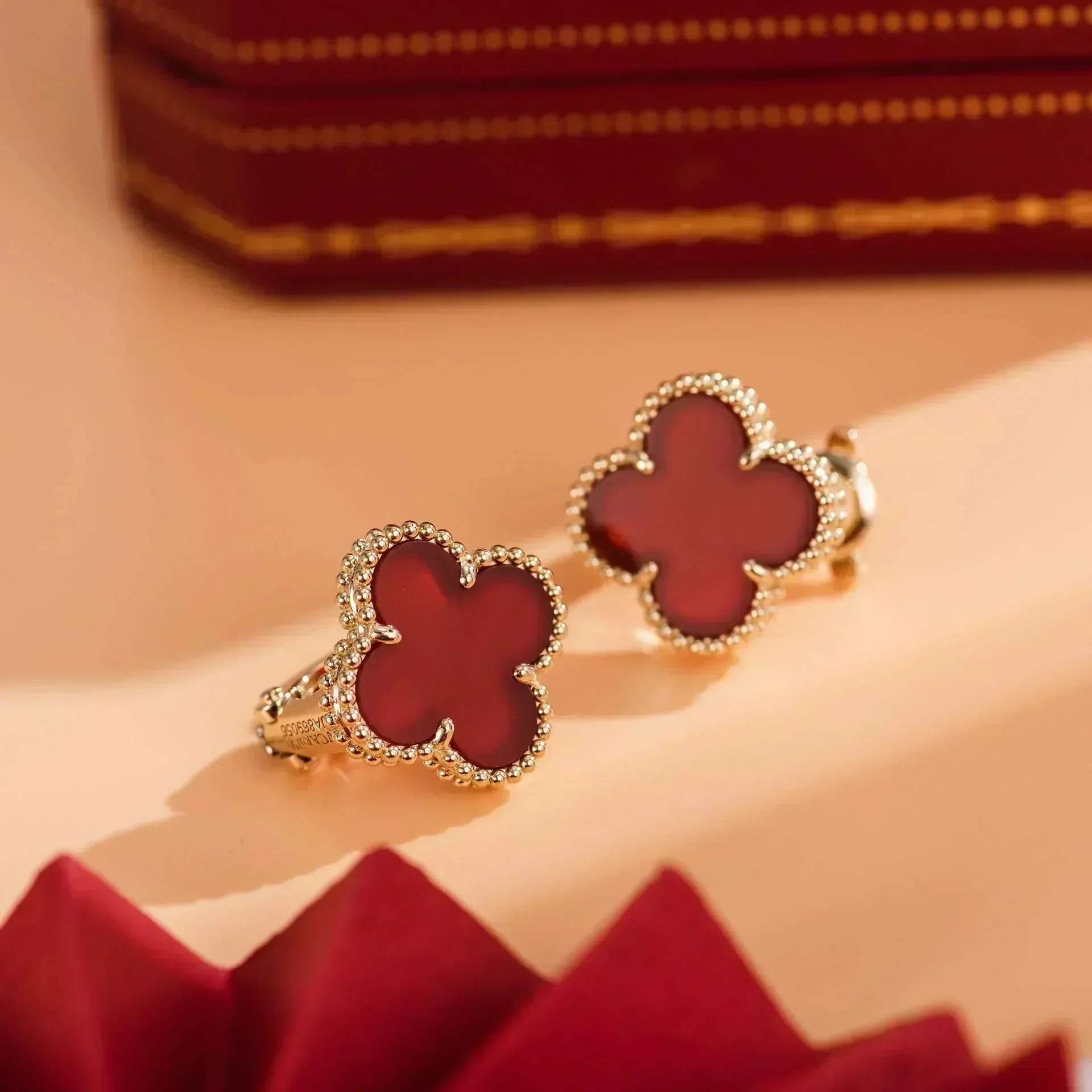 [Van Cleef & Arpels] MEDIUM 1 MOTIFS CARNELIAN  EARRINGS
