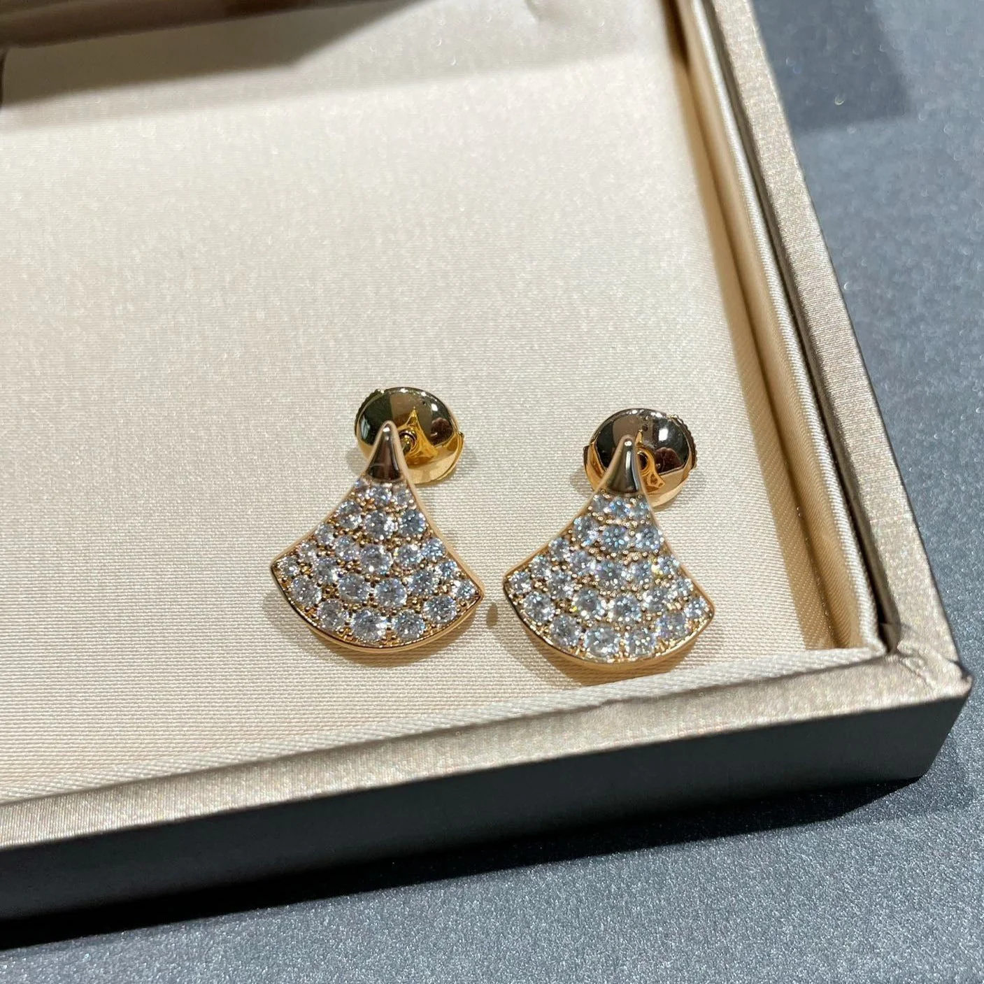 [Bulgari]DREAM STUD EARRINGS DIAMOND