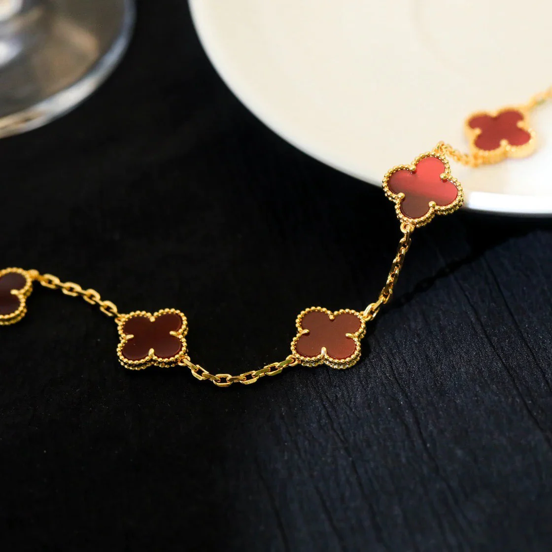 [Van Cleef & Arpels] 5 MOTIFS RED AGATE  BRACELET