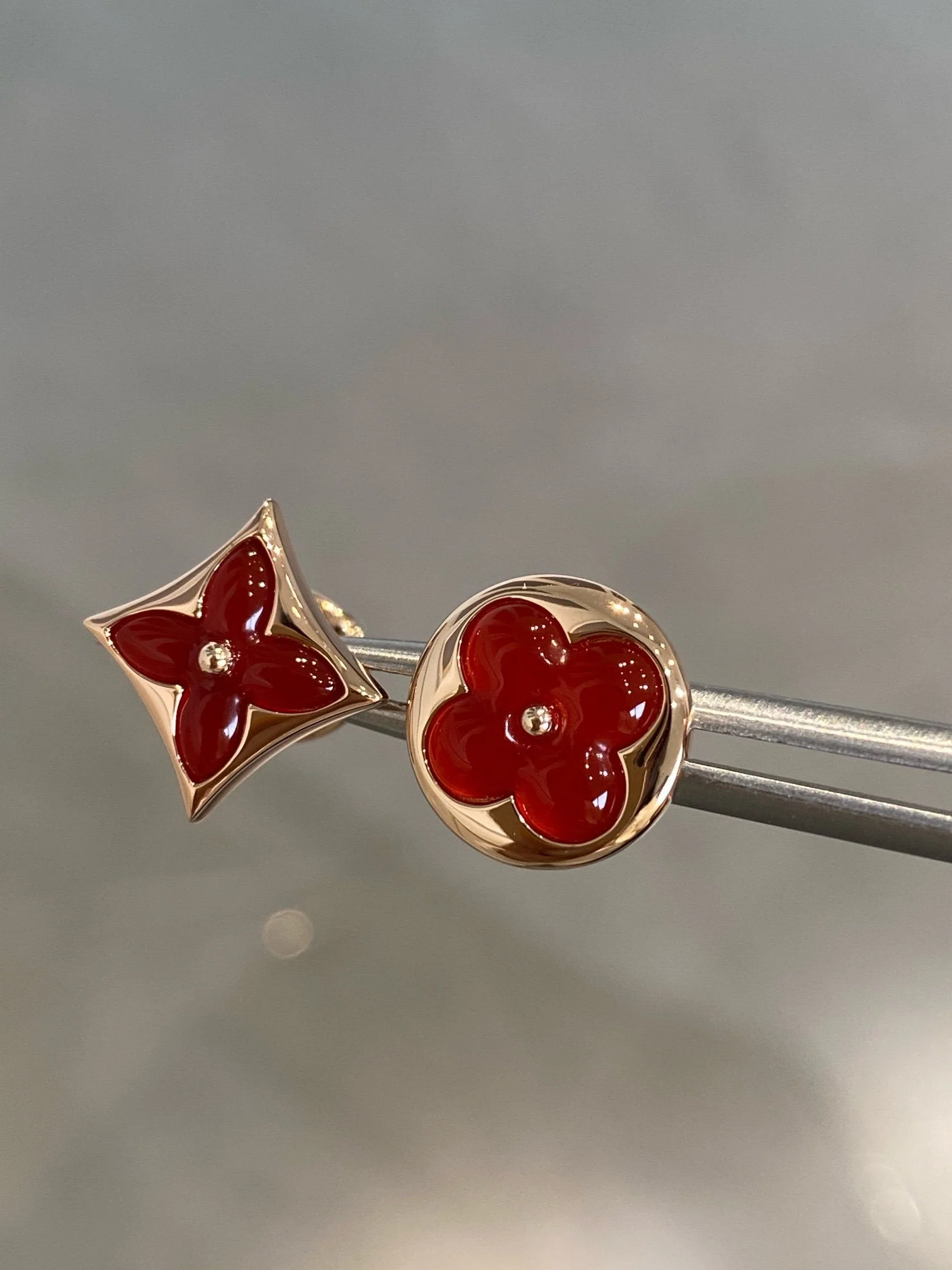 [Louis vuitton]STAR AND SUN PINK GOLD CARNELIAN STUD EARRINGS