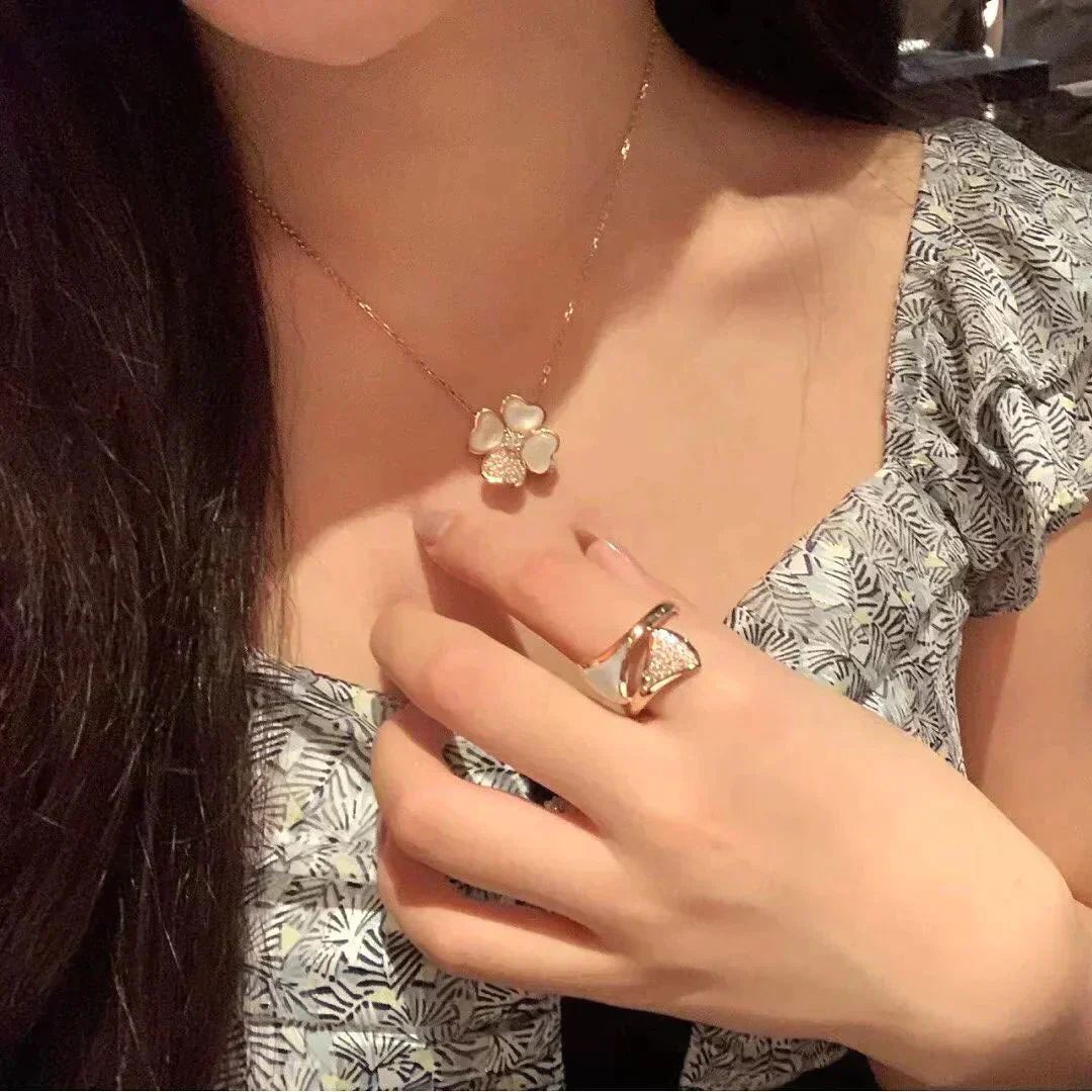 [Van Cleef & Arpels] MOP DIAMOND ROSE GOLD NECKLACE