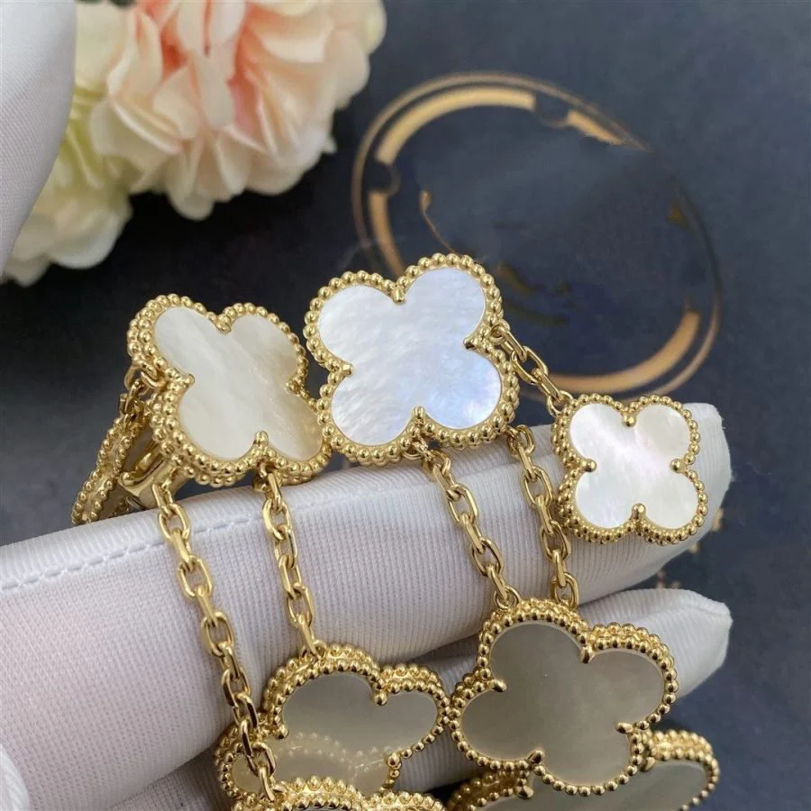 [Van Cleef & Arpels] EARRINGS WHITE MOP 4 MOTIFS GOLD