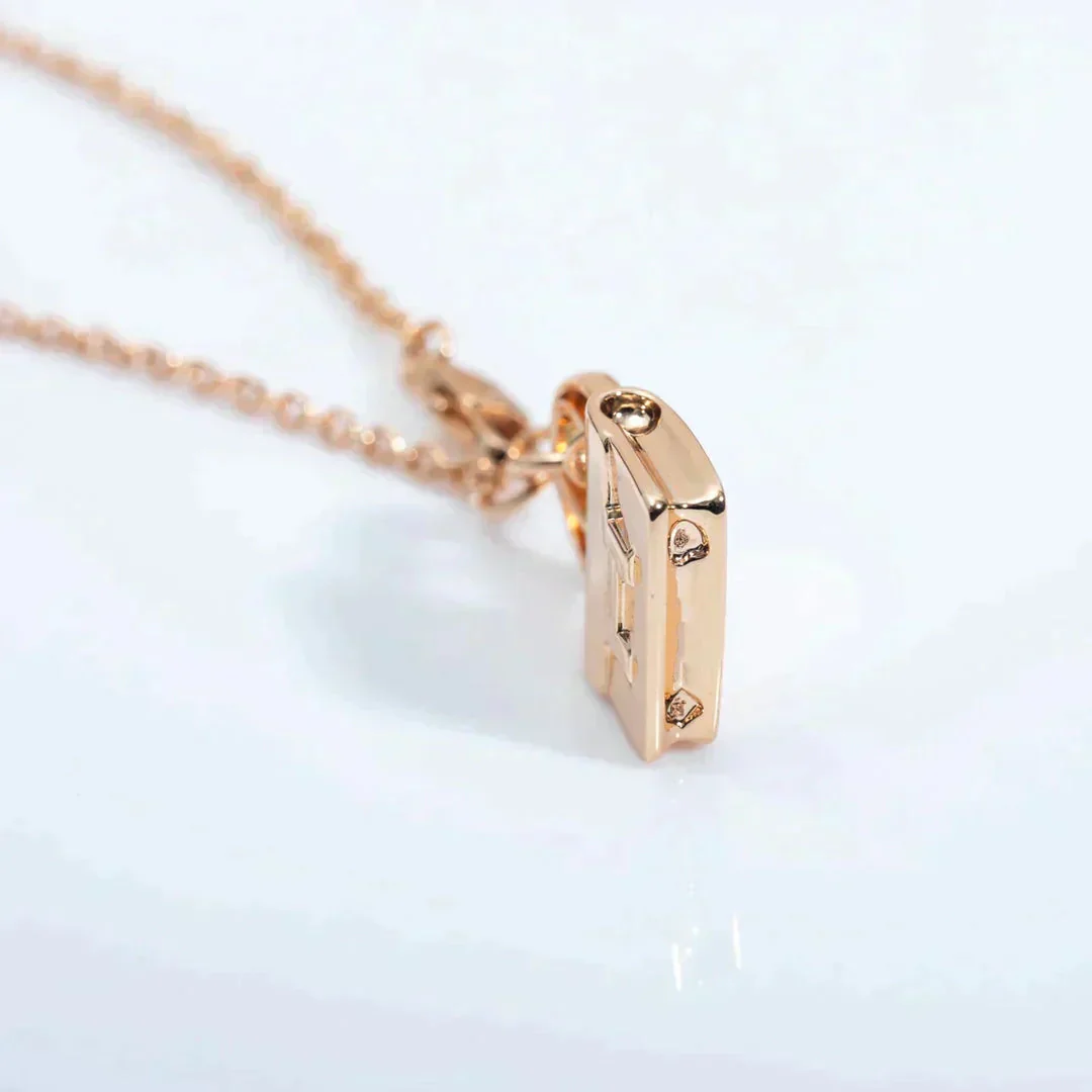 [Hermes]AMULETTE PEDANT ROSE GOLD NECKLACE