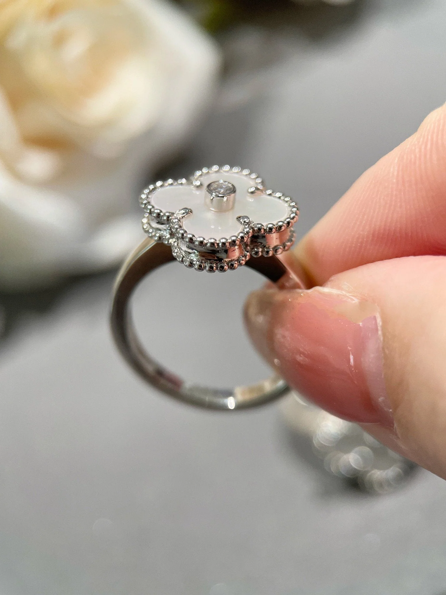 [Van Cleef & Arpels] SILVER MOP DIAMOND RING