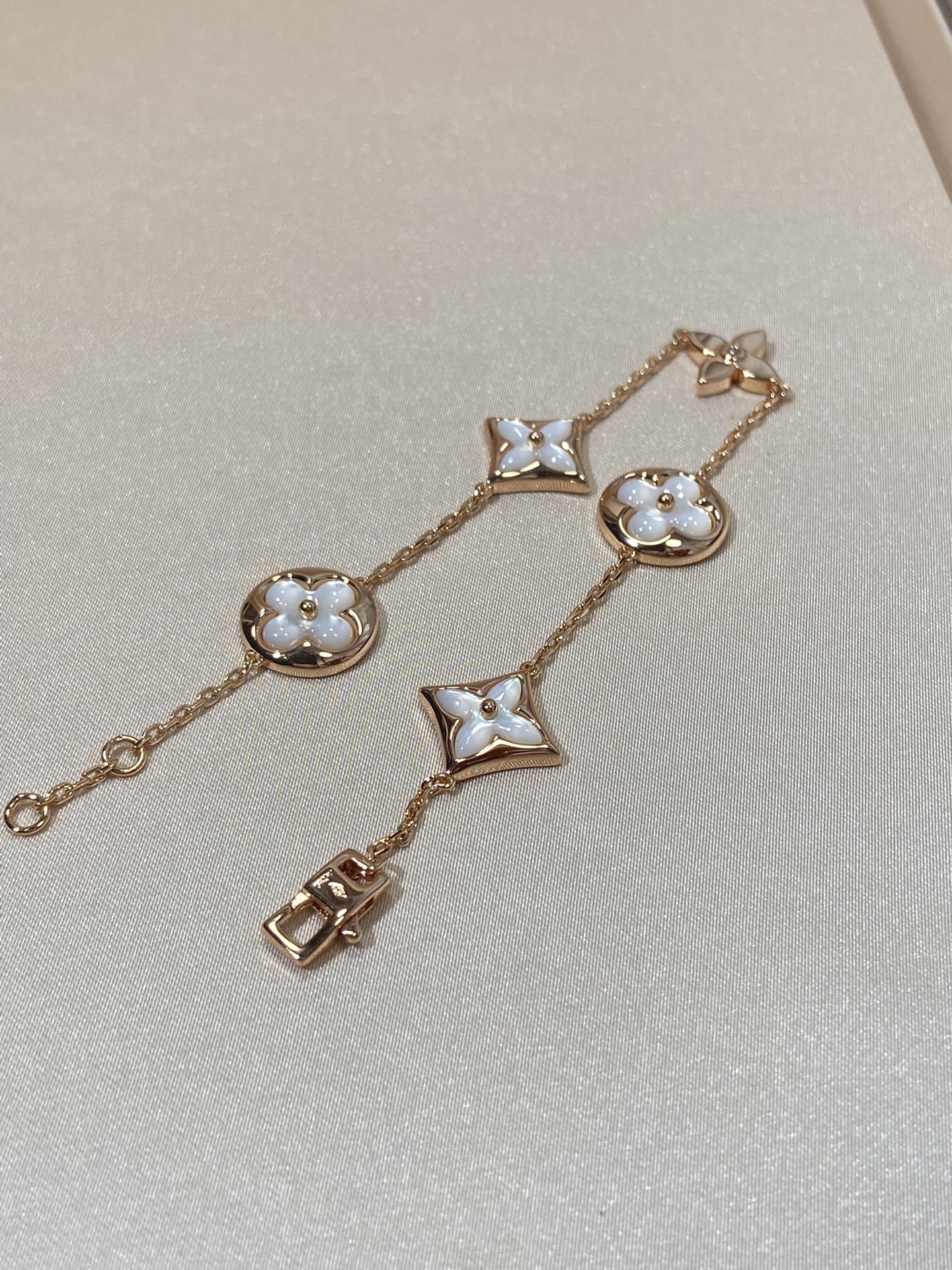 [Louis vuitton]STAR AND SUN 5 MOTIF MOP PINK GOLD BRACELET