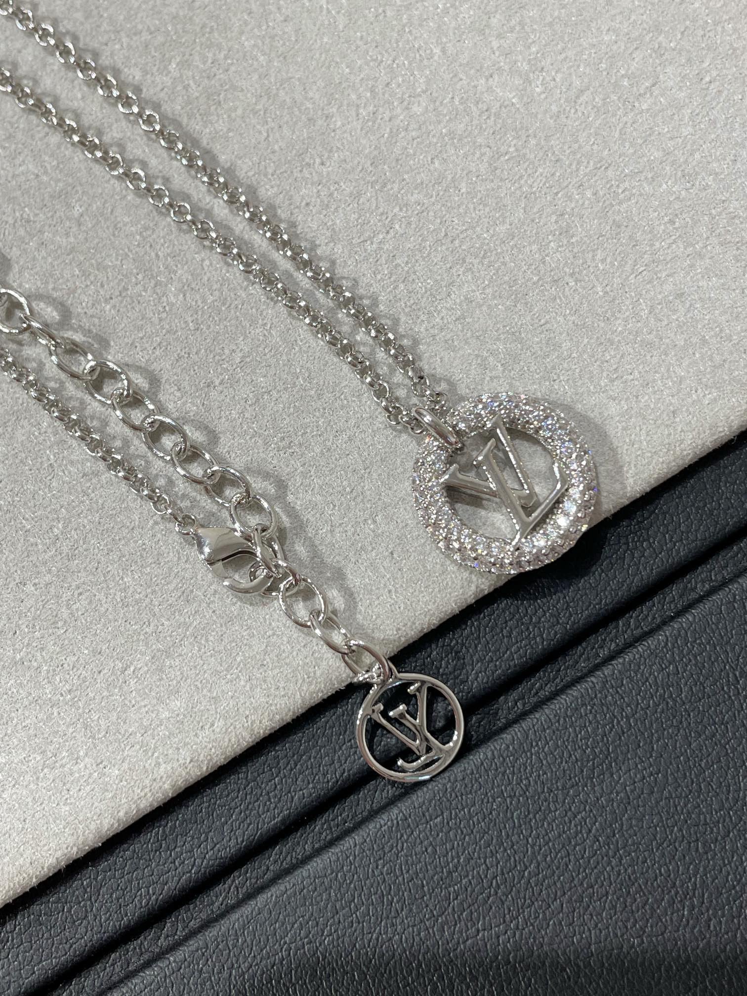[Louis vuitton]BY NIGHT DIAMOND PAVED NECKLACE