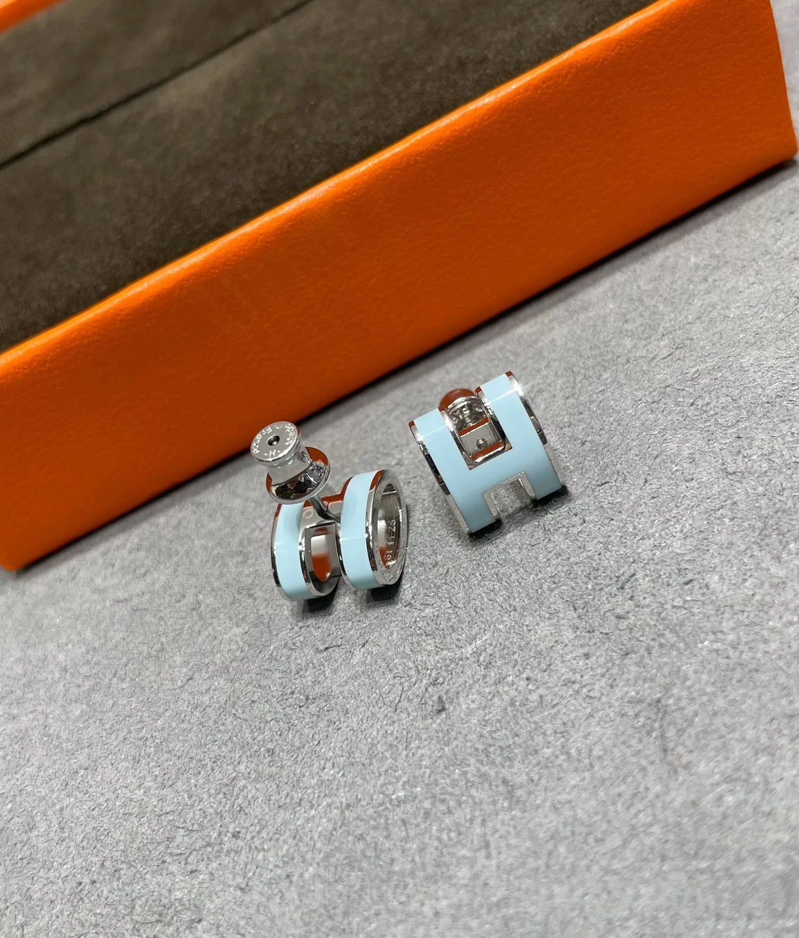 [Hermes]POP H SKY BLUE STUD EARRINGS