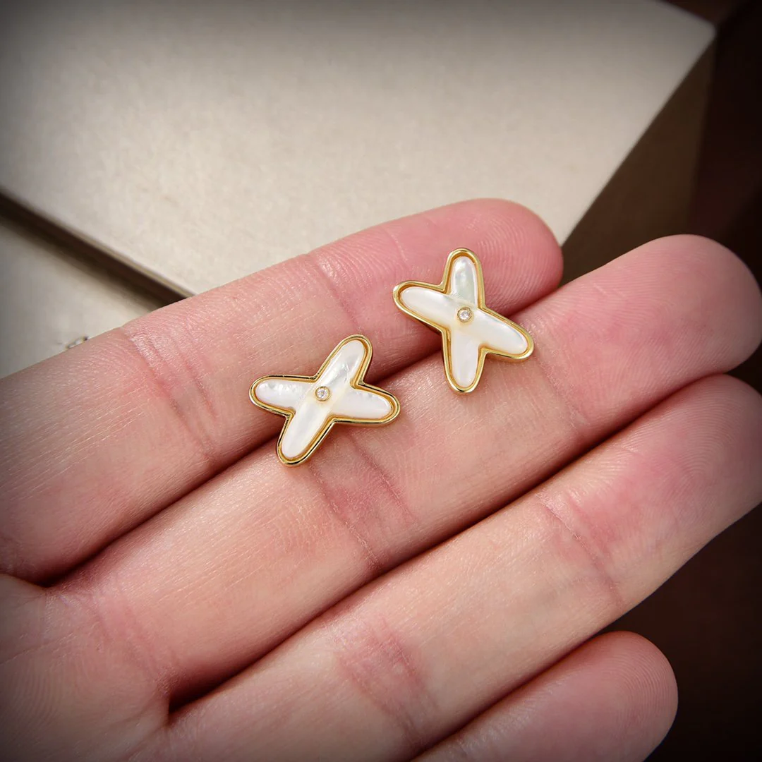 [Chaumet]JEUX DE WHITE MOP GOLD DIAMOND EARRINGS