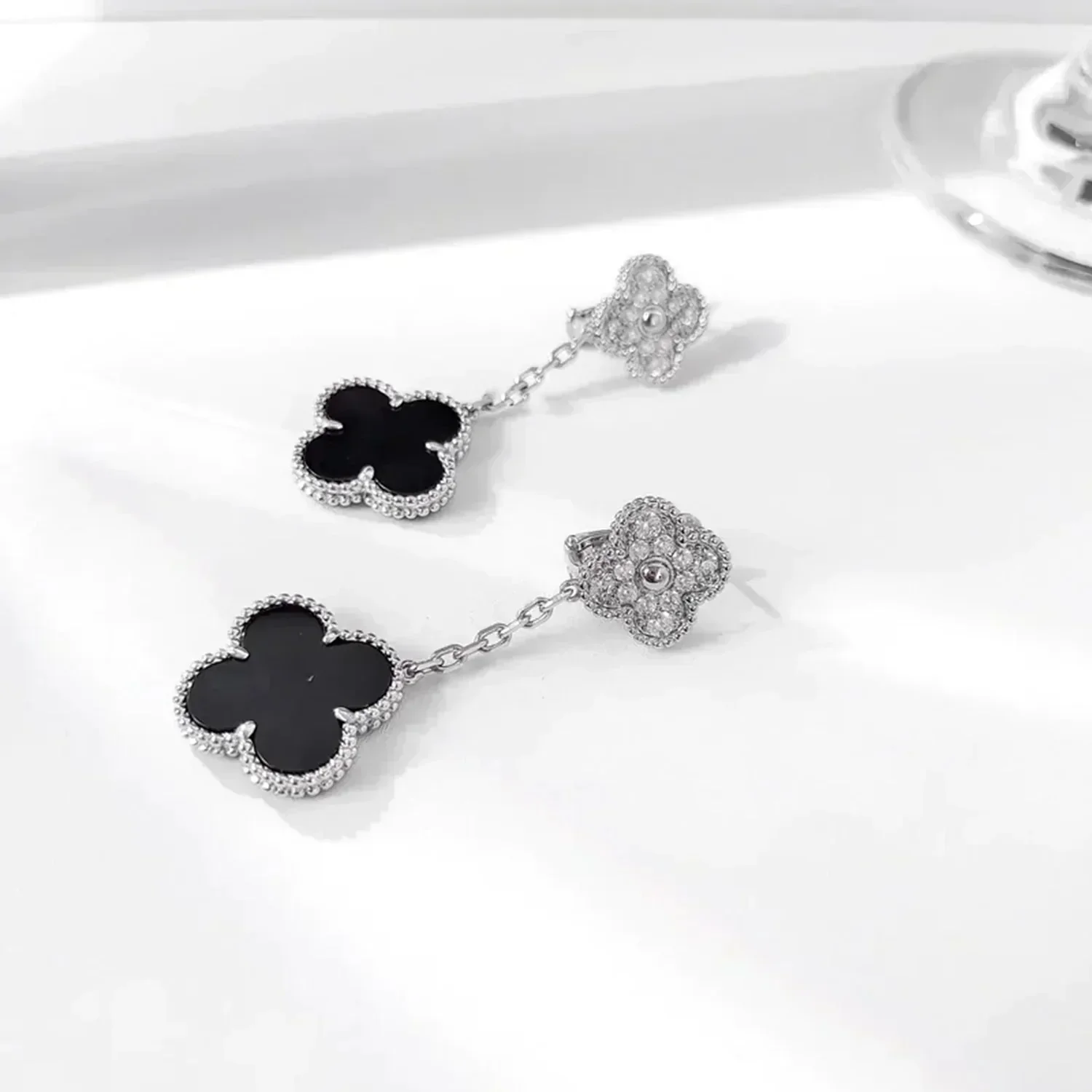 [Van Cleef & Arpels] 2 MOTIFS  DIAMOND ONYX EARRINGS SILVER