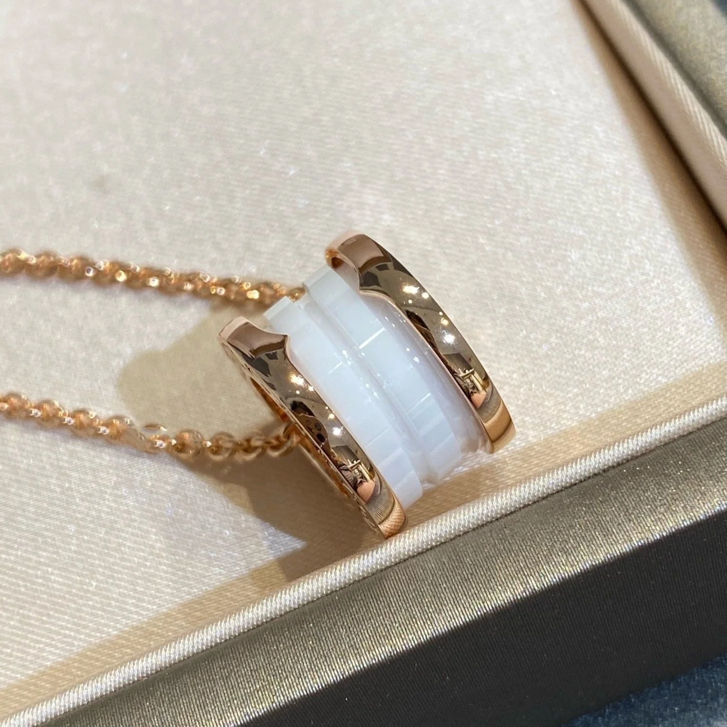 [Bulgari]ZERO 1 WHITE CERAMIC PINK GOLD NECKLACE